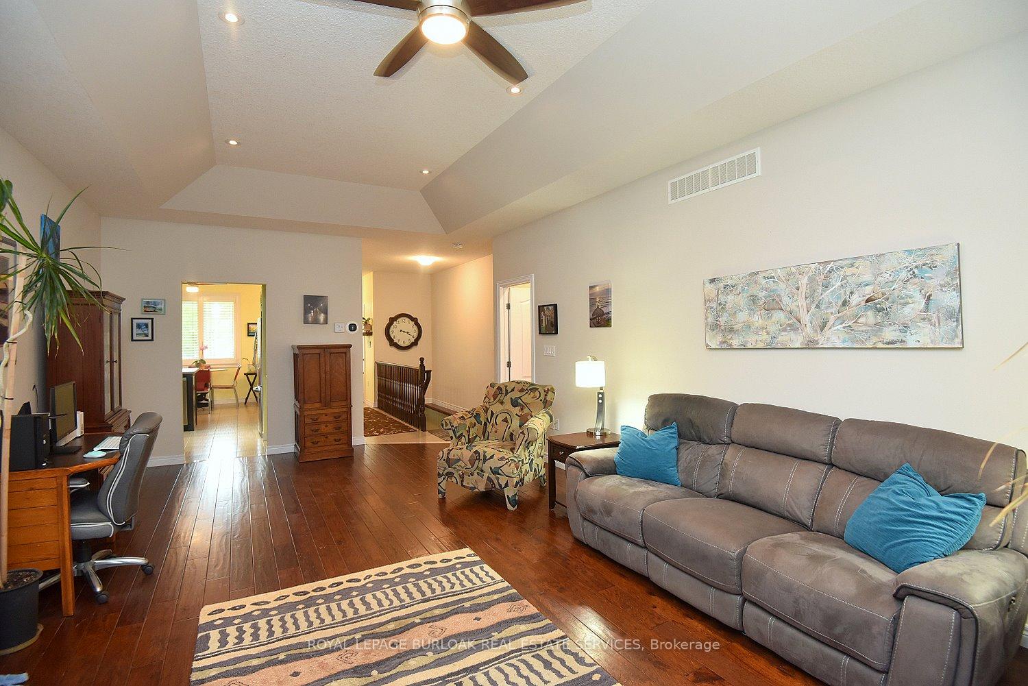 Photo 9 of 11 Ecker Lane, Hamilton, Binbrook — HOMEH