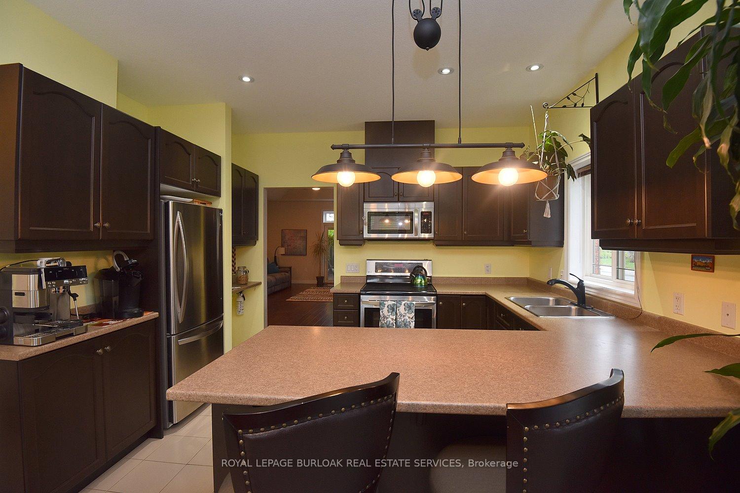 Photo 16 of 11 Ecker Lane, Hamilton, Binbrook — HOMEH