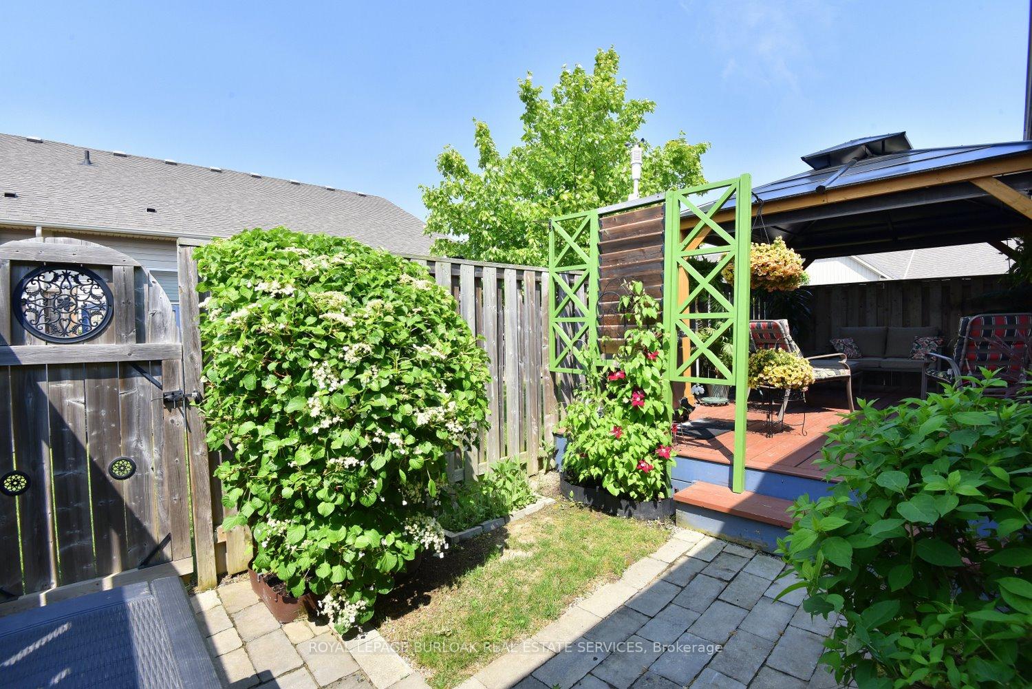 Photo 37 of 11 Ecker Lane, Hamilton, Binbrook — HOMEH