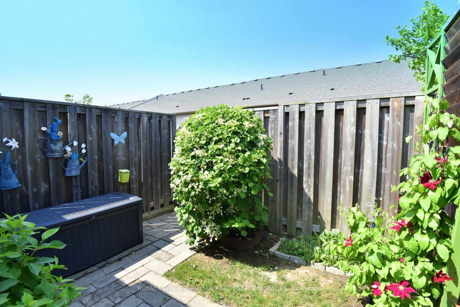 Photo 38 of 11 Ecker Lane, Hamilton, Binbrook — HOMEH