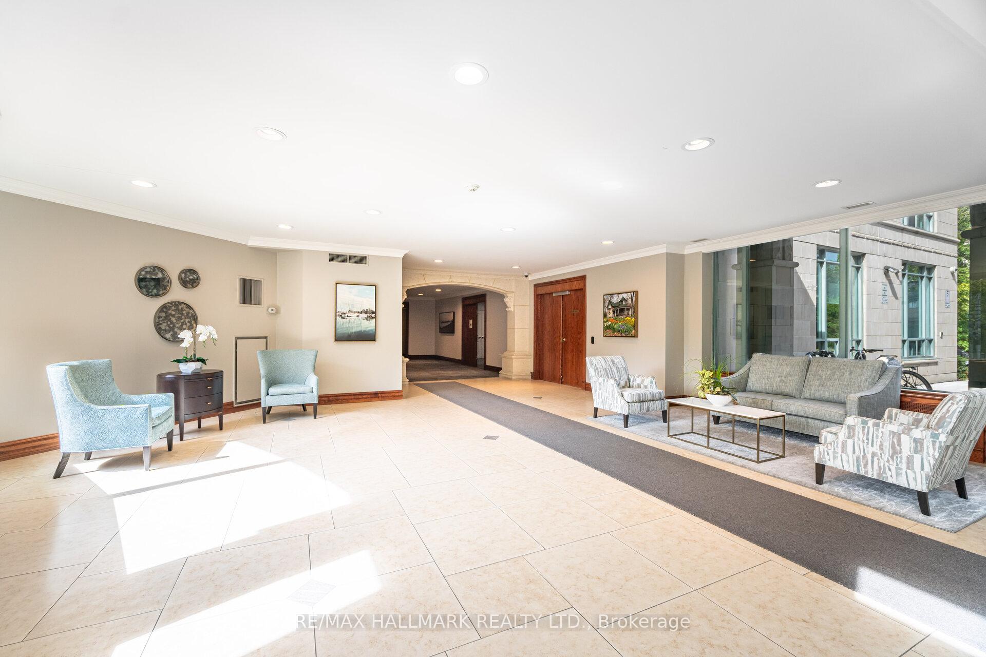 Photo 8 of Unit PH5, 9 Boardwalk Drive, Toronto, The Beaches — HOMEH