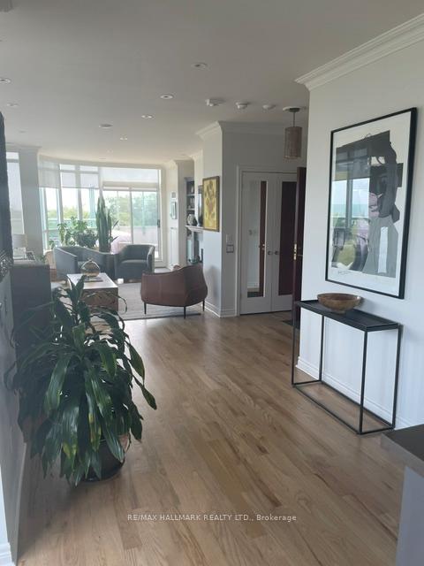 Photo 10 of Unit PH5, 9 Boardwalk Drive, Toronto, The Beaches — HOMEH
