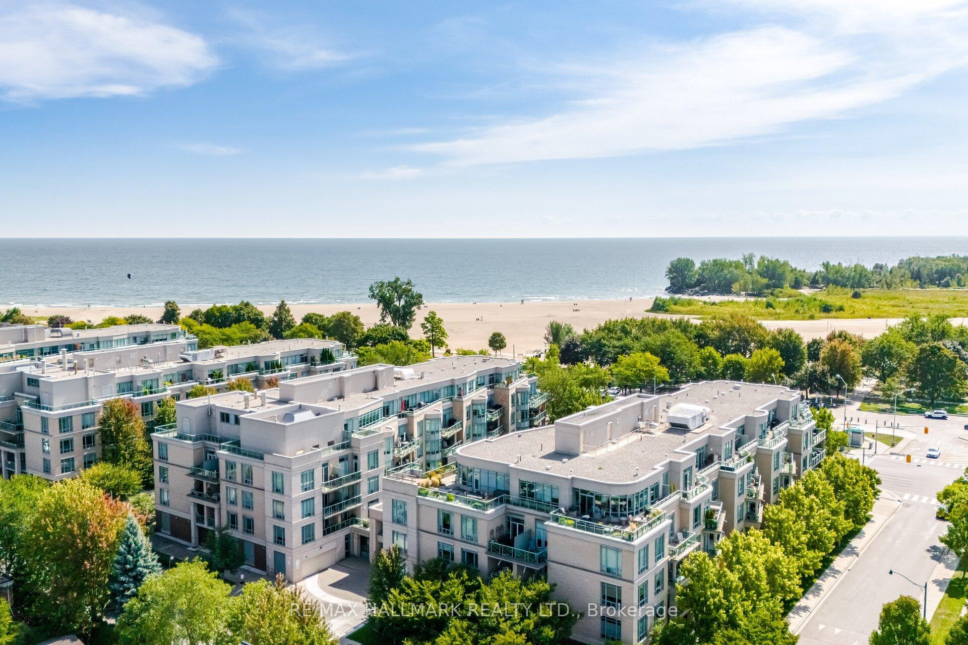 Photo 3 of Unit PH5, 9 Boardwalk Drive, Toronto, The Beaches — HOMEH
