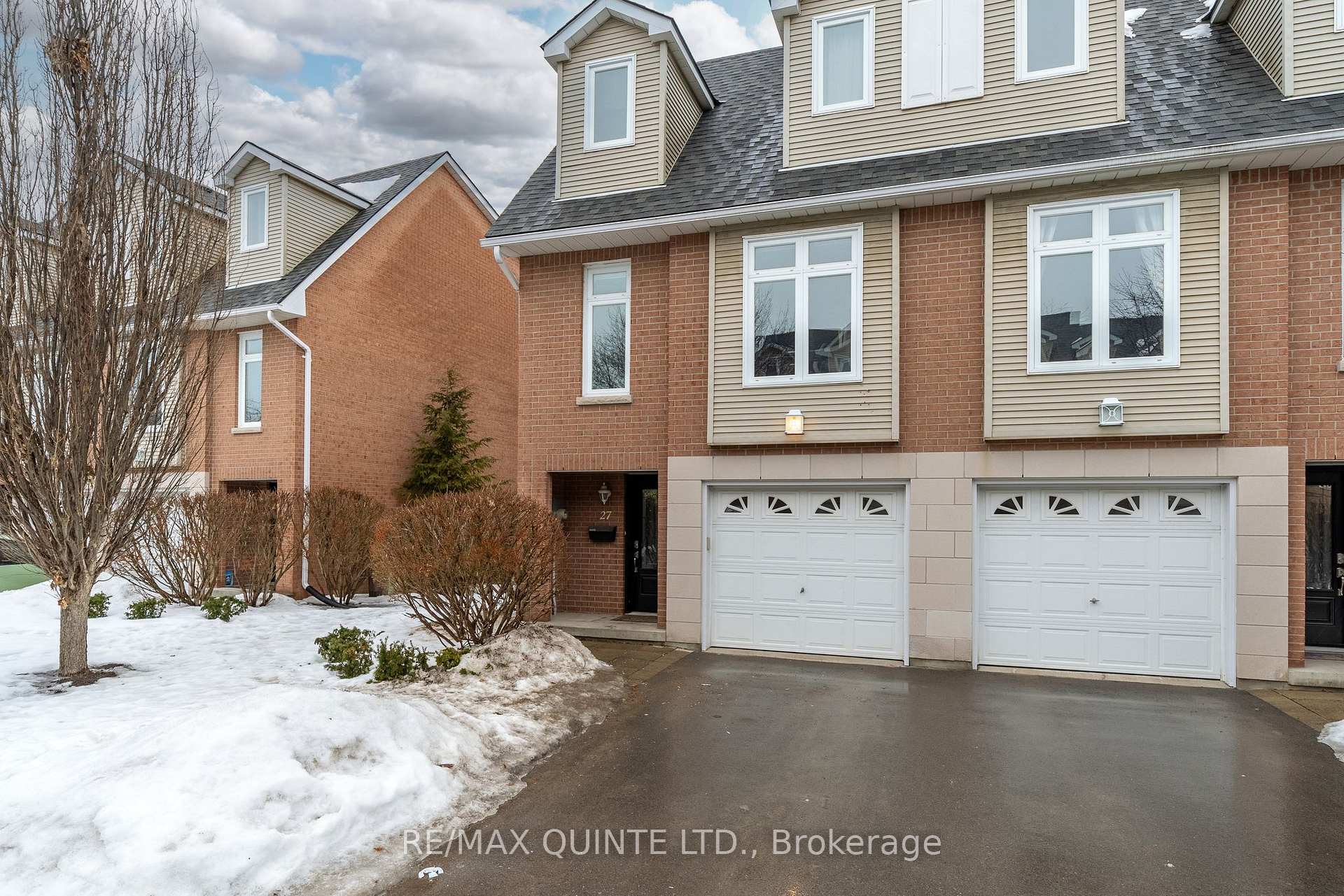 Photo 1 of Unit 27, 9 Progress Avenue, Belleville, Belleville Ward — HOMEH