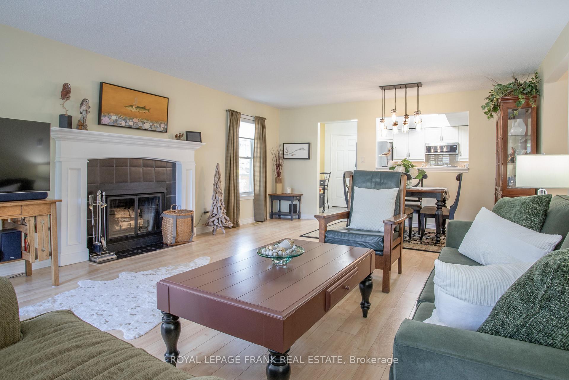 Photo 8 of Unit J-13, 1657 Nash Road, Clarington, Courtice — HOMEH