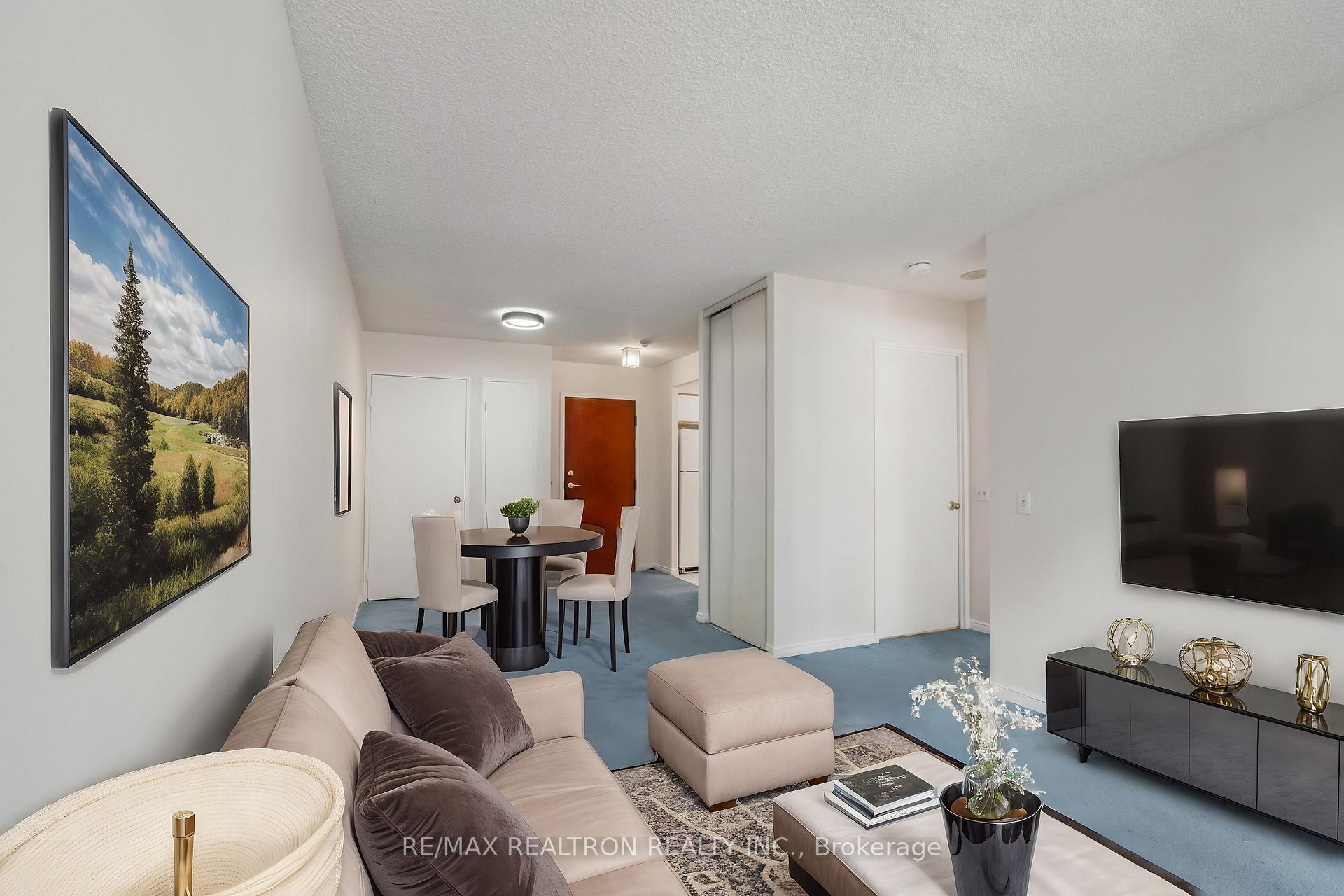 Photo 3 of Unit 109, 91 Townsgate Drive, Vaughan, Crestwood-Springfarm-Yorkhill — HOMEH