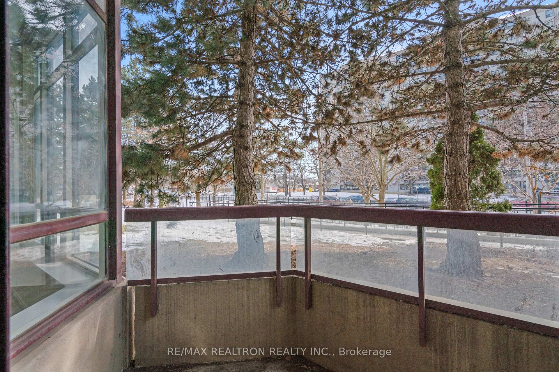 Photo 8 of Unit 109, 91 Townsgate Drive, Vaughan, Crestwood-Springfarm-Yorkhill — HOMEH