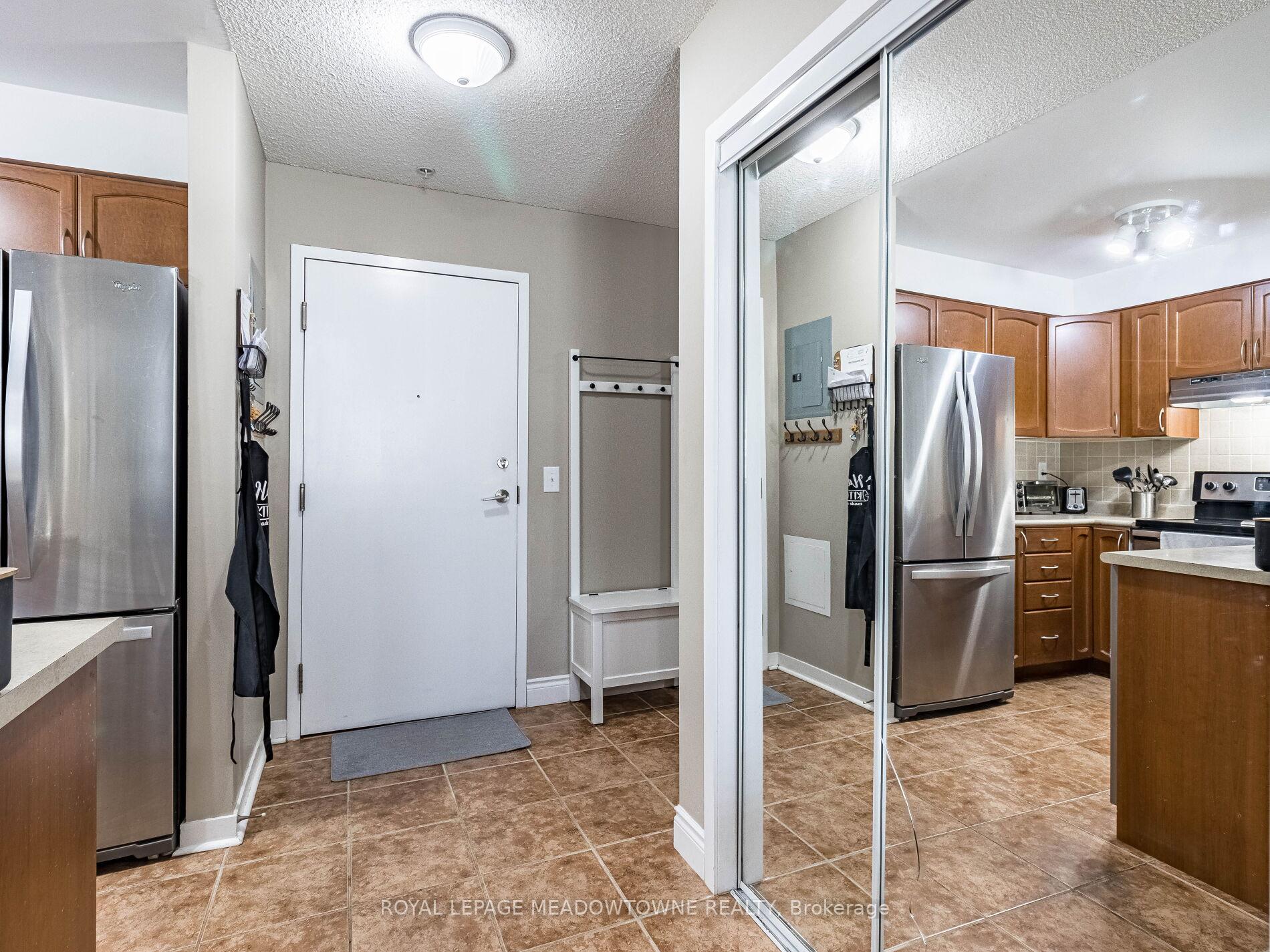 Photo 10 of Unit 1119, 8 Dayspring Circle, Brampton, Goreway Drive Corridor — HOMEH