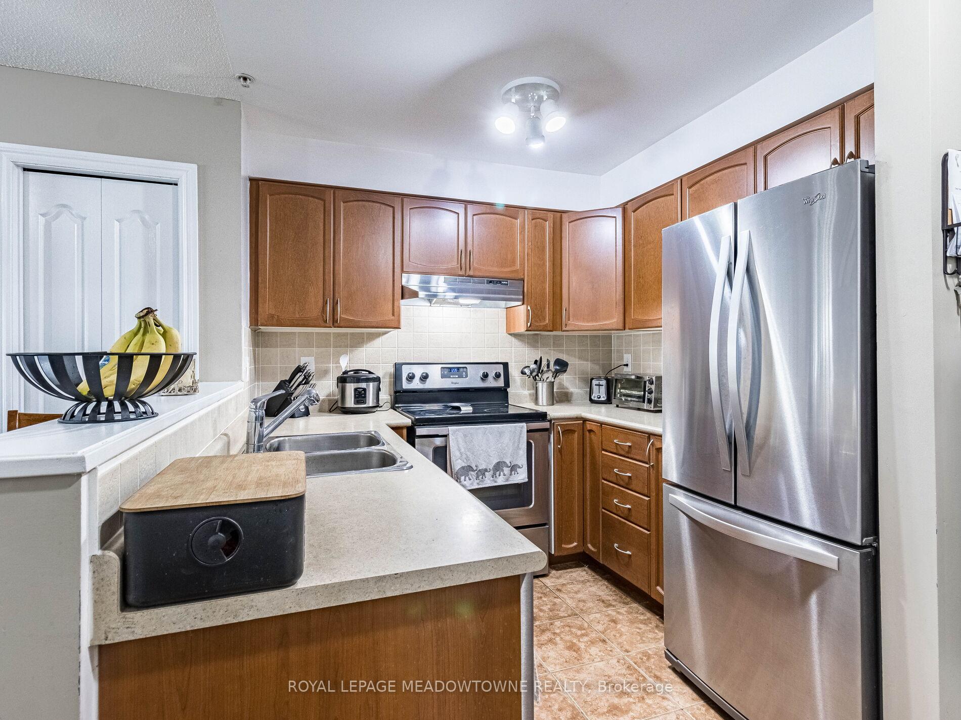 Photo 14 of Unit 1119, 8 Dayspring Circle, Brampton, Goreway Drive Corridor — HOMEH