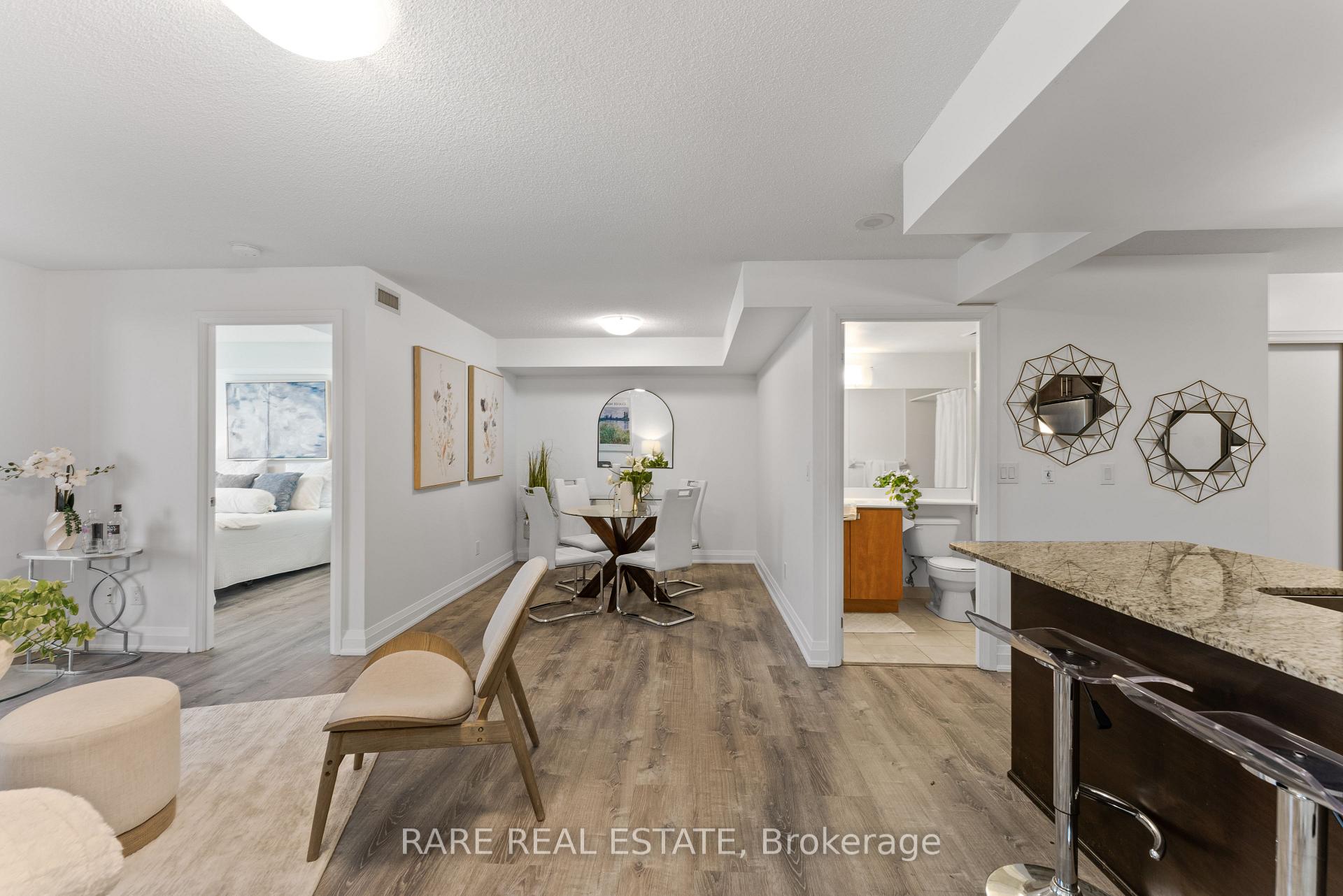Photo 2 of Unit 704, 30 North Park Road, Vaughan, Beverley Glen — HOMEH