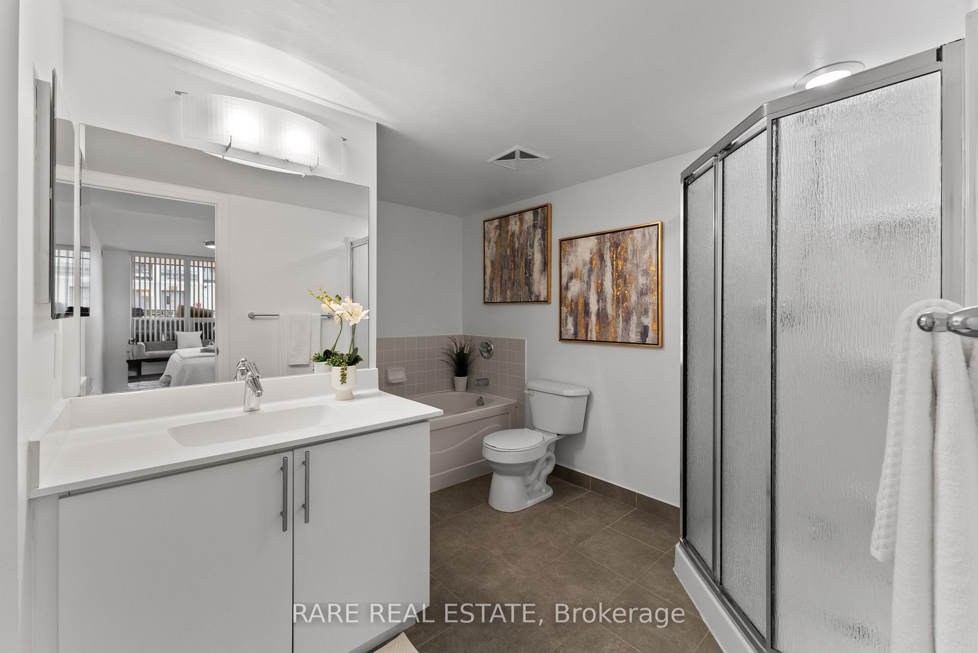 Photo 10 of Unit 704, 30 North Park Road, Vaughan, Beverley Glen — HOMEH