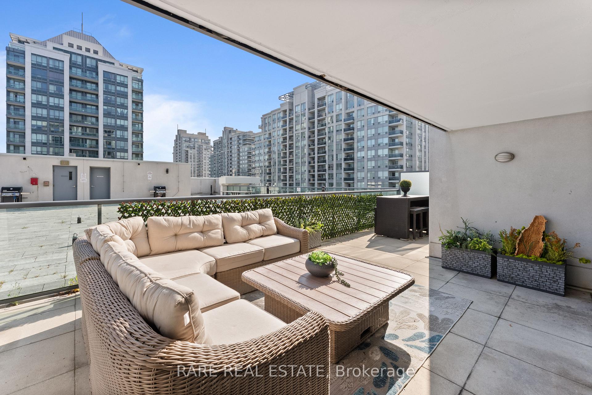 Photo 13 of Unit 704, 30 North Park Road, Vaughan, Beverley Glen — HOMEH