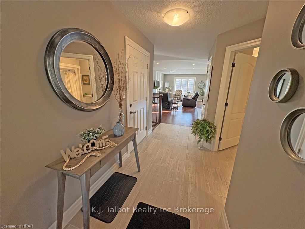 Photo 5 of Unit 18, 12 Fairhaven Lane, Goderich, Goderich (Town) — HOMEH