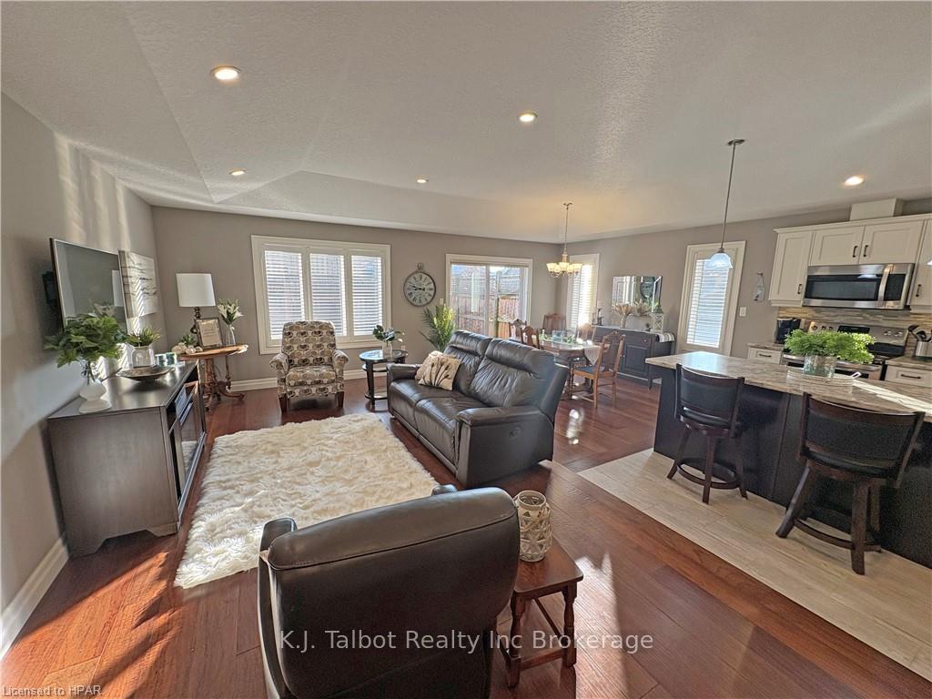 Photo 9 of Unit 18, 12 Fairhaven Lane, Goderich, Goderich (Town) — HOMEH