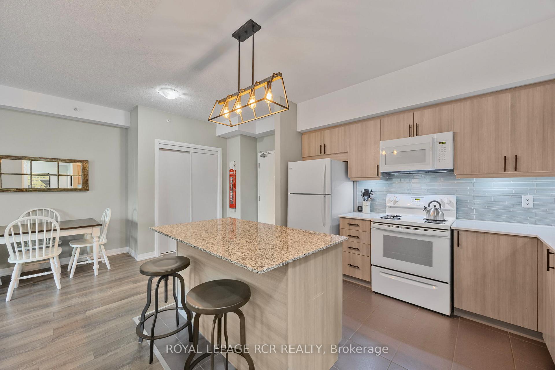 Photo 14 of Unit 203, 304 Essa Road, Barrie, 400 West — HOMEH