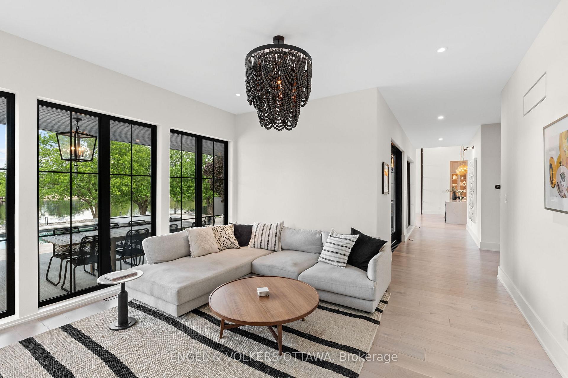 Photo 19 of 39 Winding Way, Ottawa, Barrhaven East — HOMEH