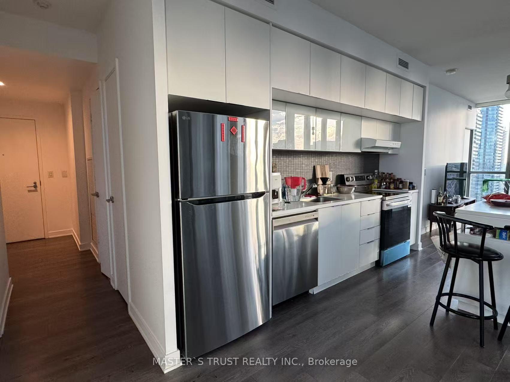 Front of Unit 2607, 110 Charles Street E