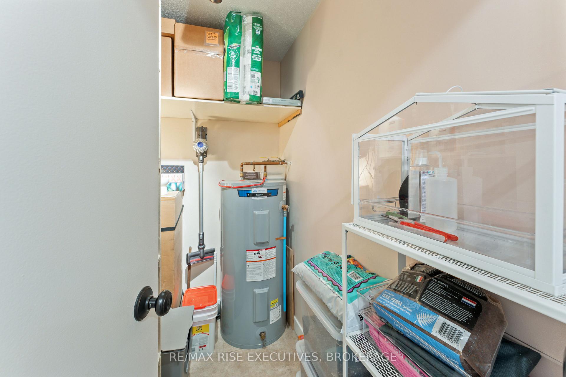 Photo 14 of Unit 406, 566 Armstrong Road, Kingston, East Gardiners Rd — HOMEH
