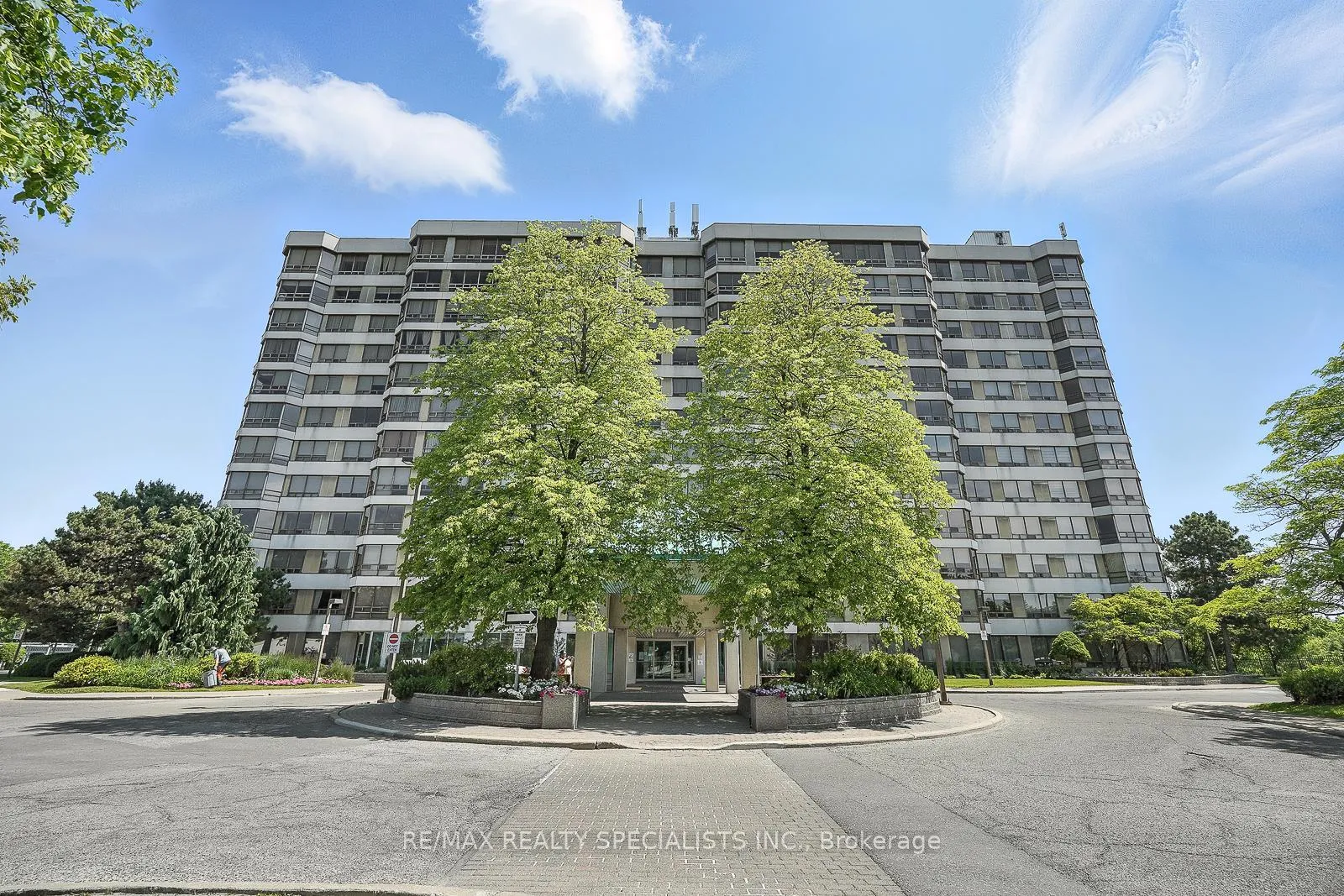 Photo 2 of Unit 1203, 310 Mill Street, Brampton, Brampton South — HOMEH