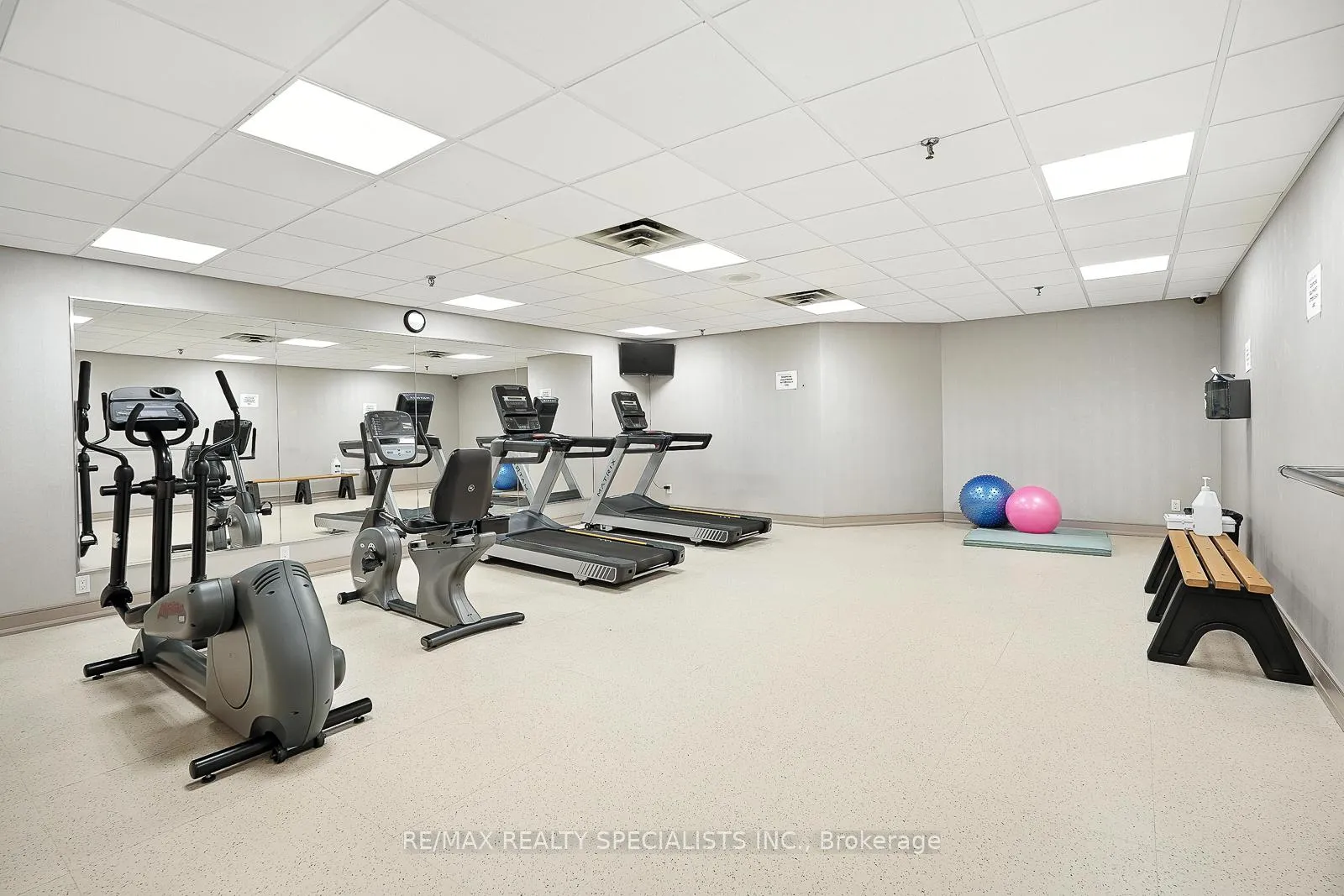 Photo 5 of Unit 1203, 310 Mill Street, Brampton, Brampton South — HOMEH