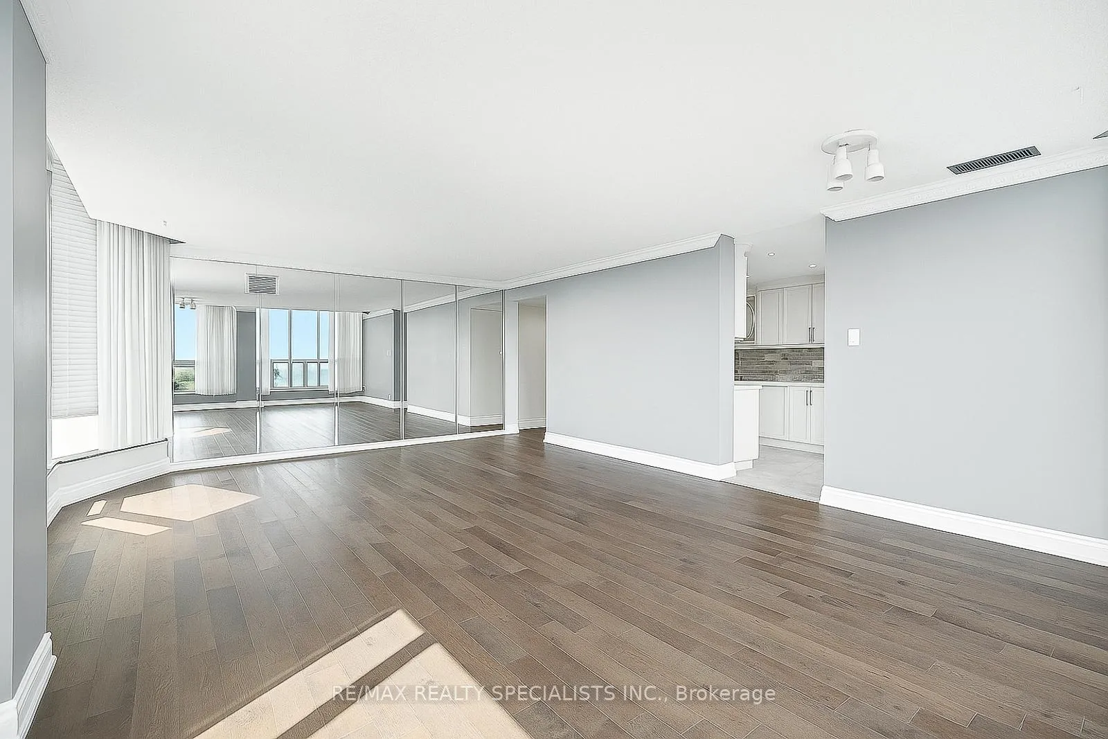 Photo 18 of Unit 1203, 310 Mill Street, Brampton, Brampton South — HOMEH