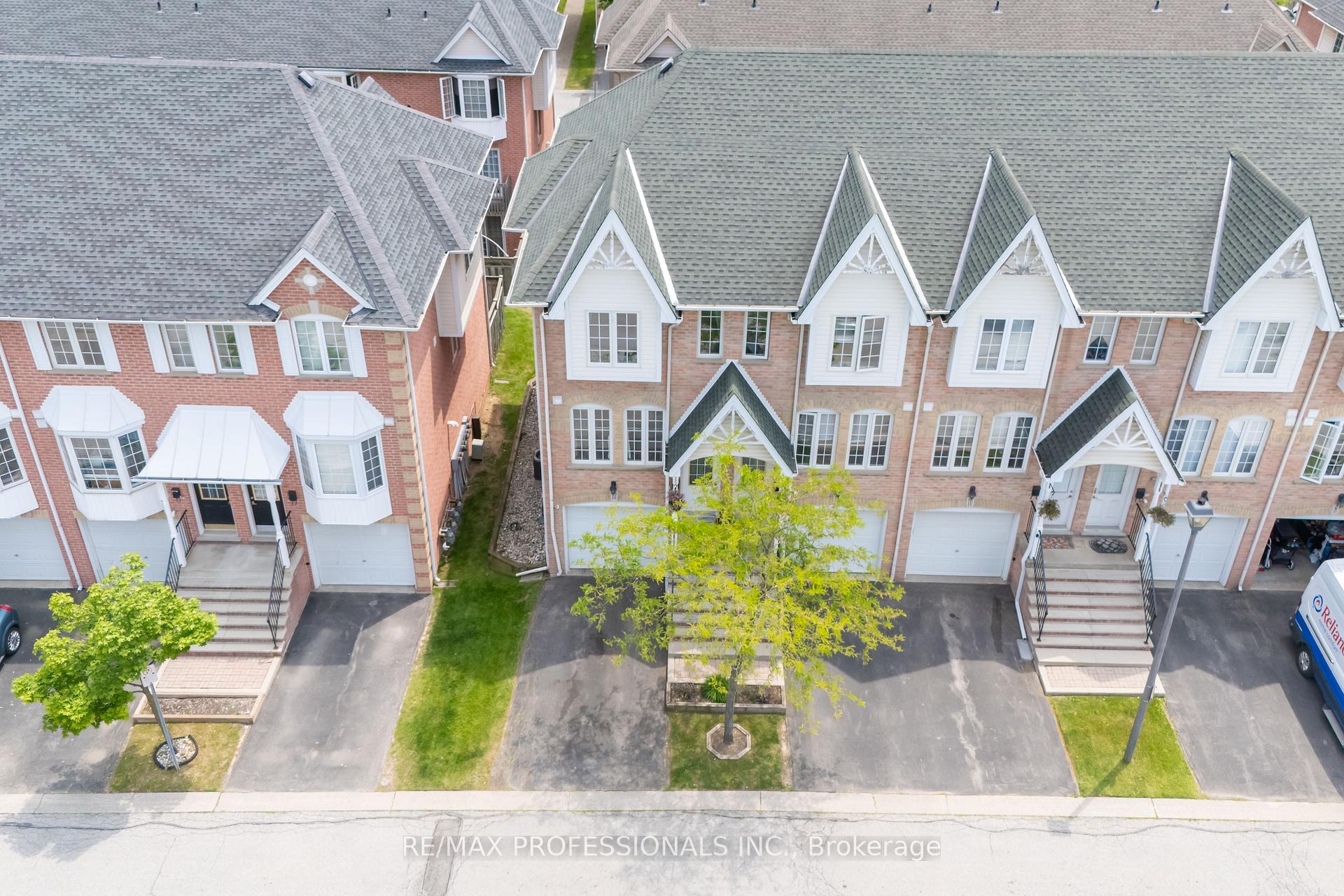 Front of Unit 12, 3480 Upper Middle Road
