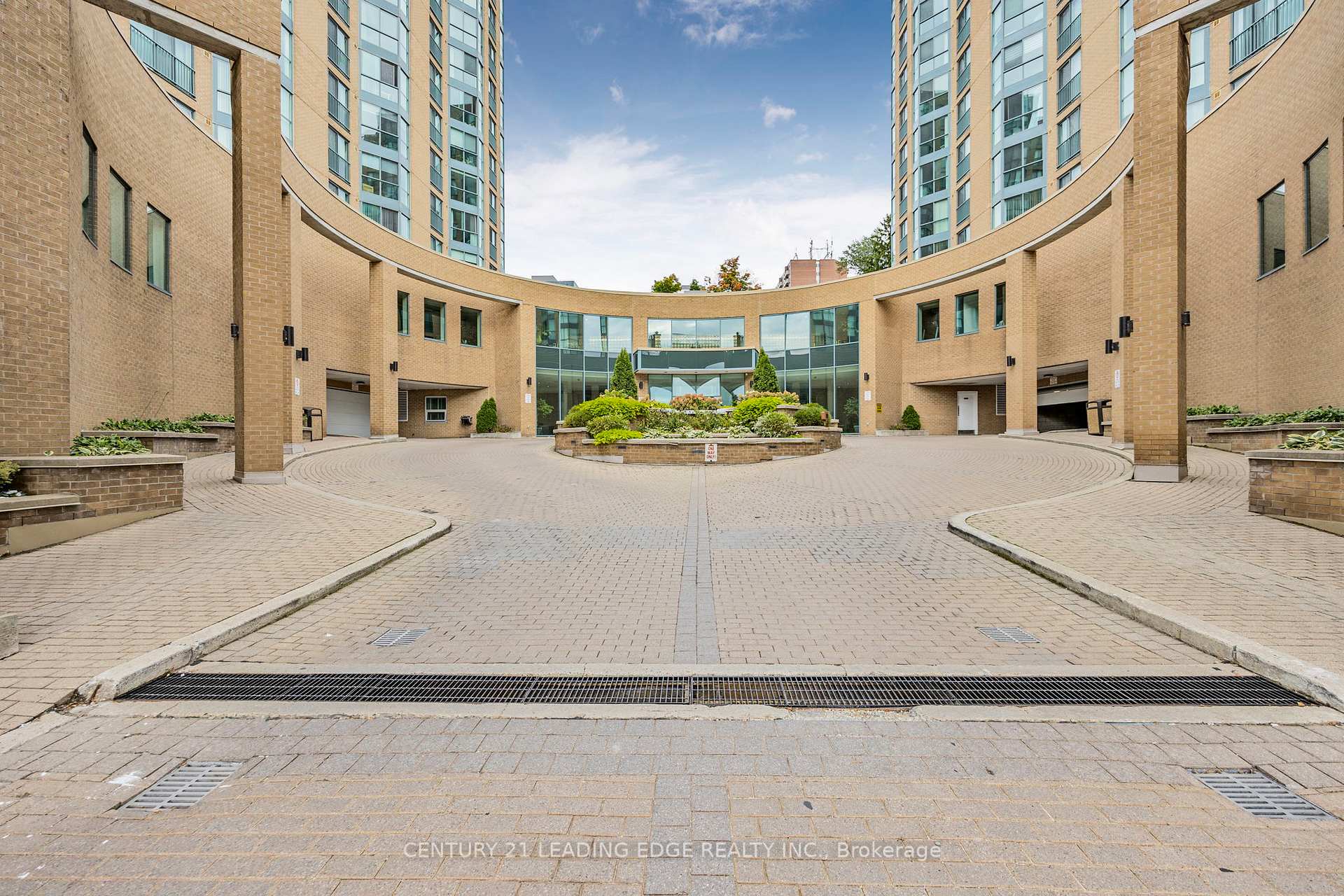 Photo 2 of Unit 1102, 150 Dunlop Street E, Barrie, City Centre — HOMEH
