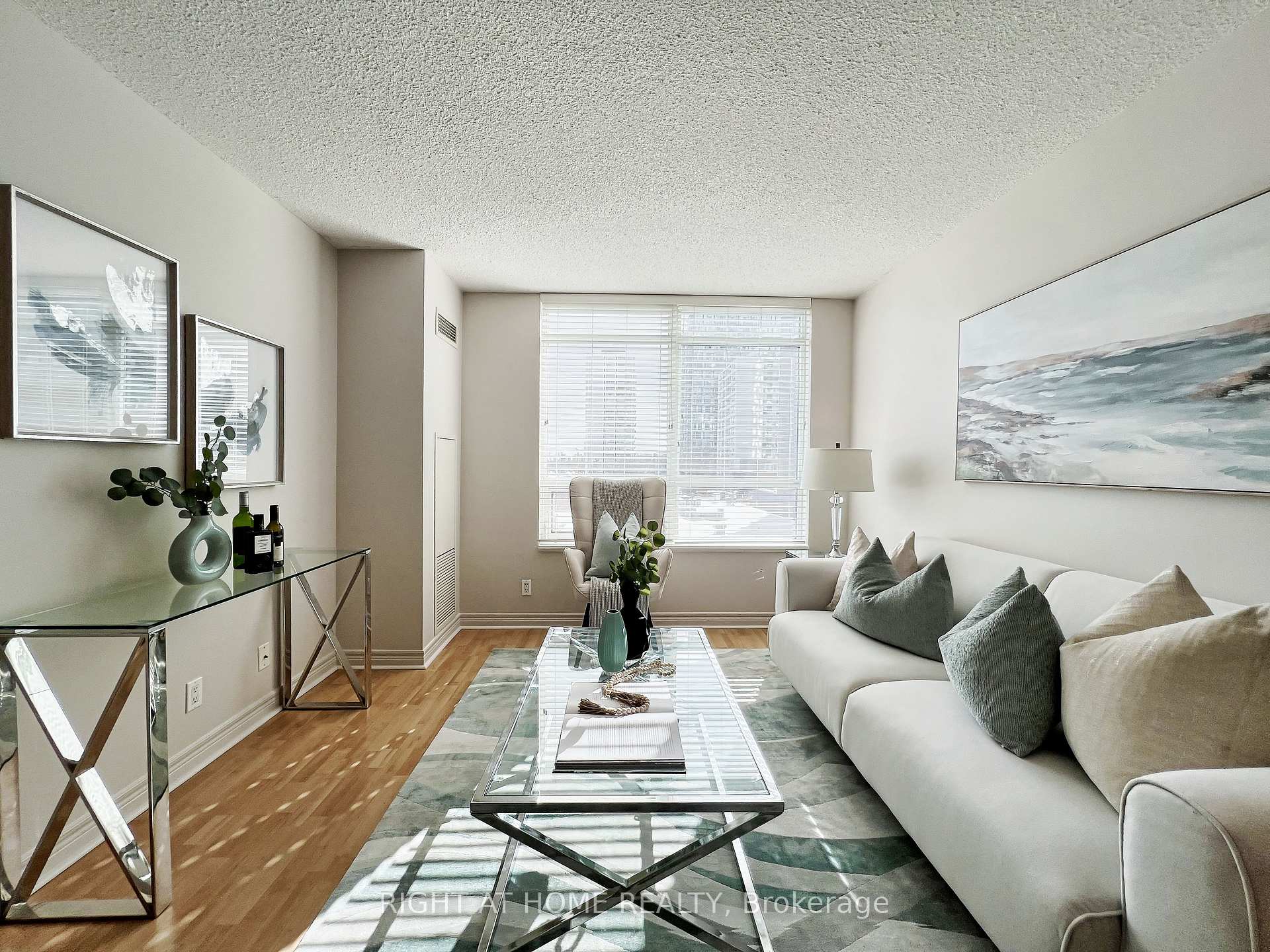 Photo 12 of Unit 502, 212 Eglinton Avenue E, Toronto, Mount Pleasant West — HOMEH