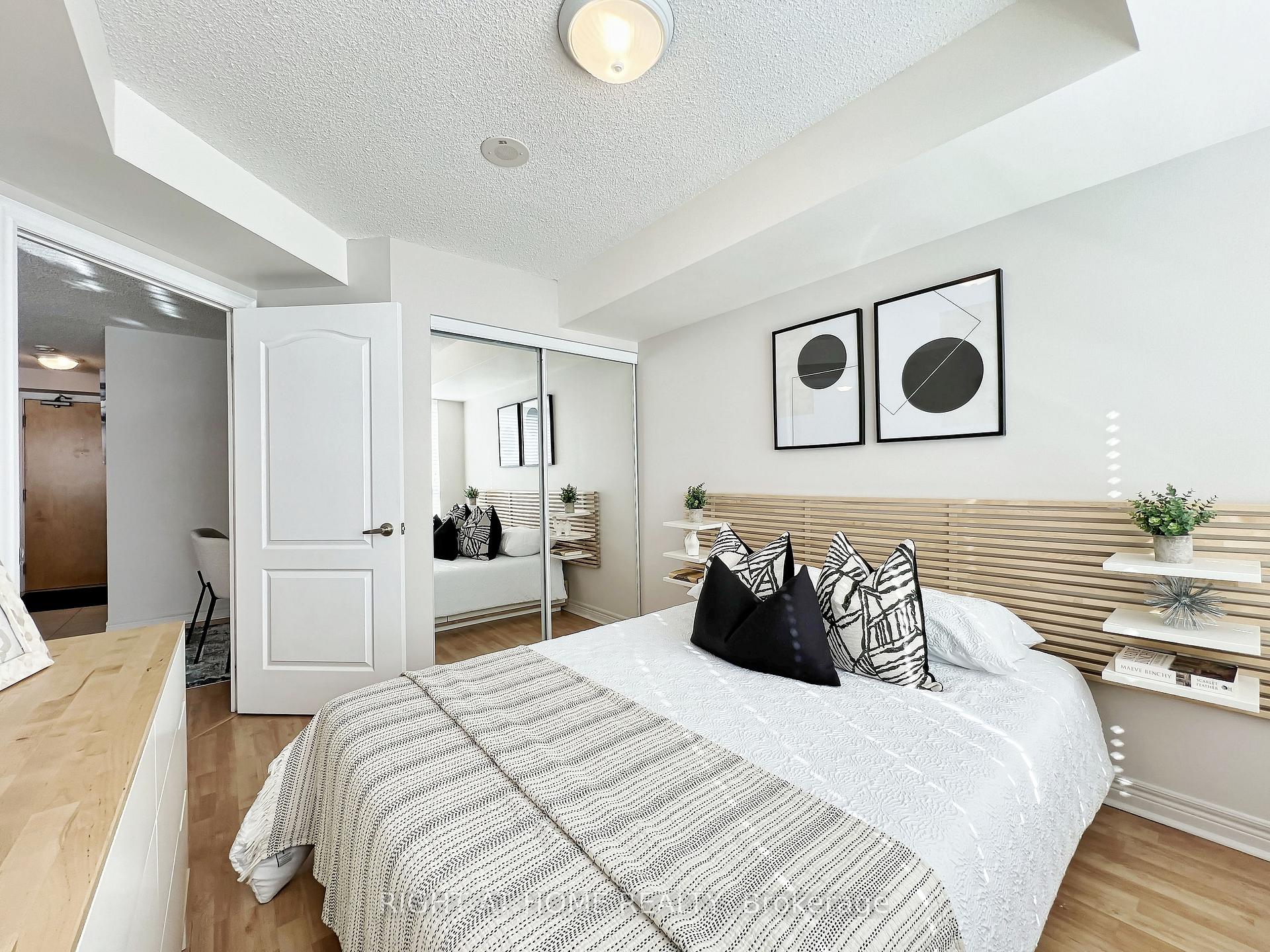 Photo 20 of Unit 502, 212 Eglinton Avenue E, Toronto, Mount Pleasant West — HOMEH