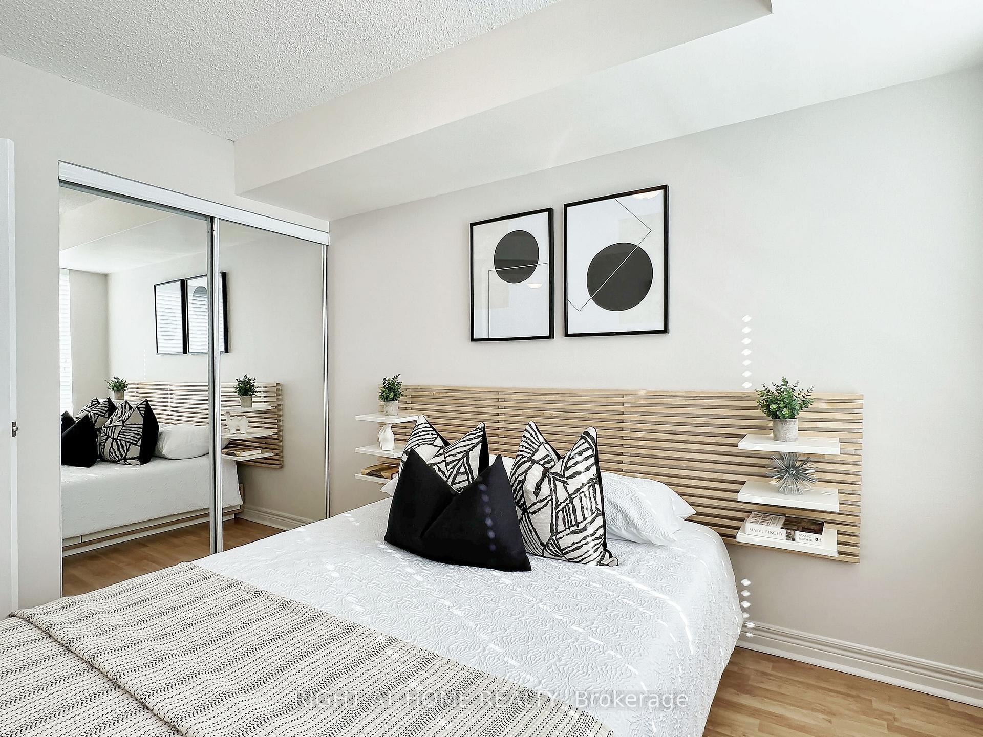 Photo 21 of Unit 502, 212 Eglinton Avenue E, Toronto, Mount Pleasant West — HOMEH