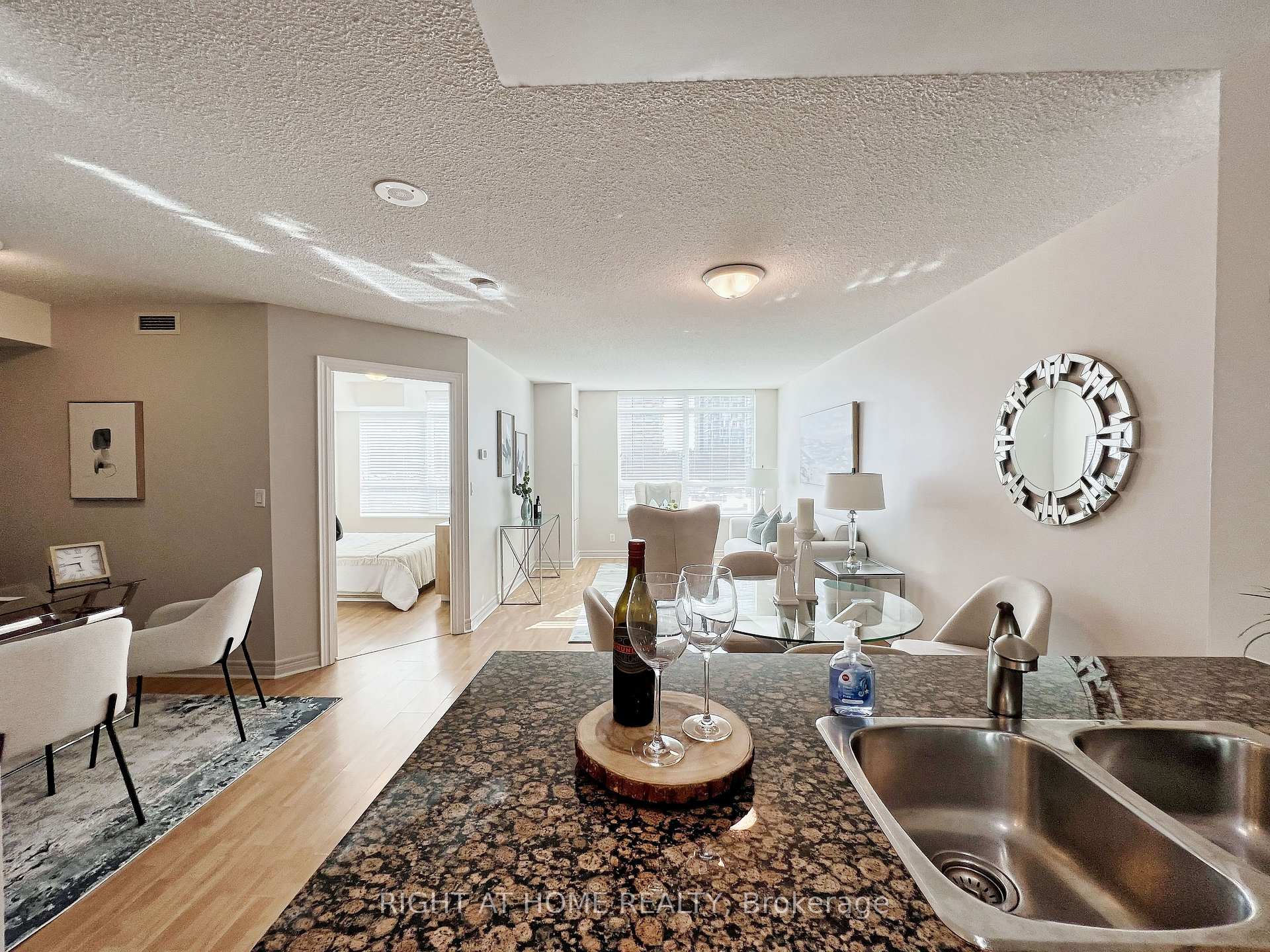 Photo 26 of Unit 502, 212 Eglinton Avenue E, Toronto, Mount Pleasant West — HOMEH