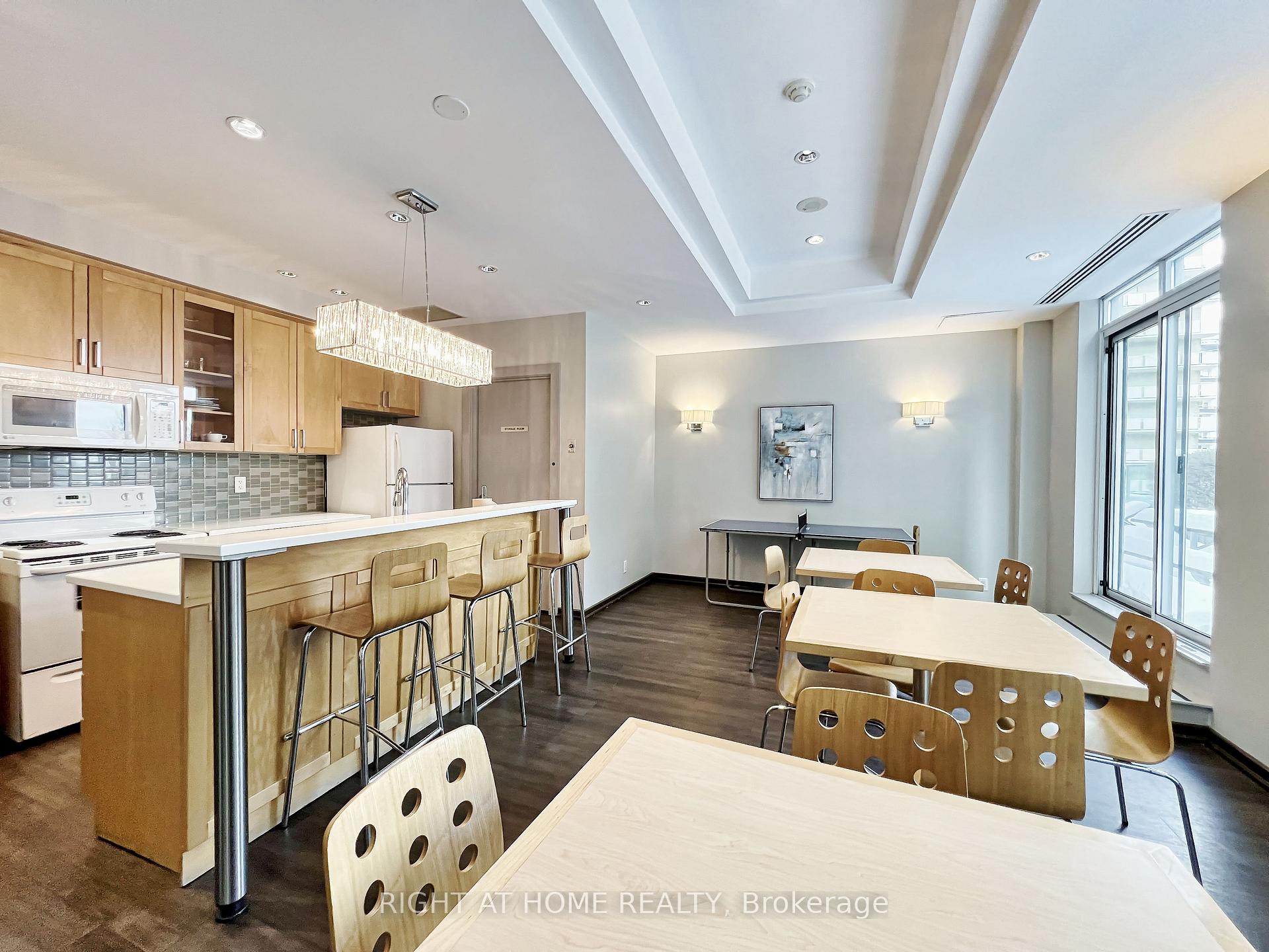 Photo 32 of Unit 502, 212 Eglinton Avenue E, Toronto, Mount Pleasant West — HOMEH
