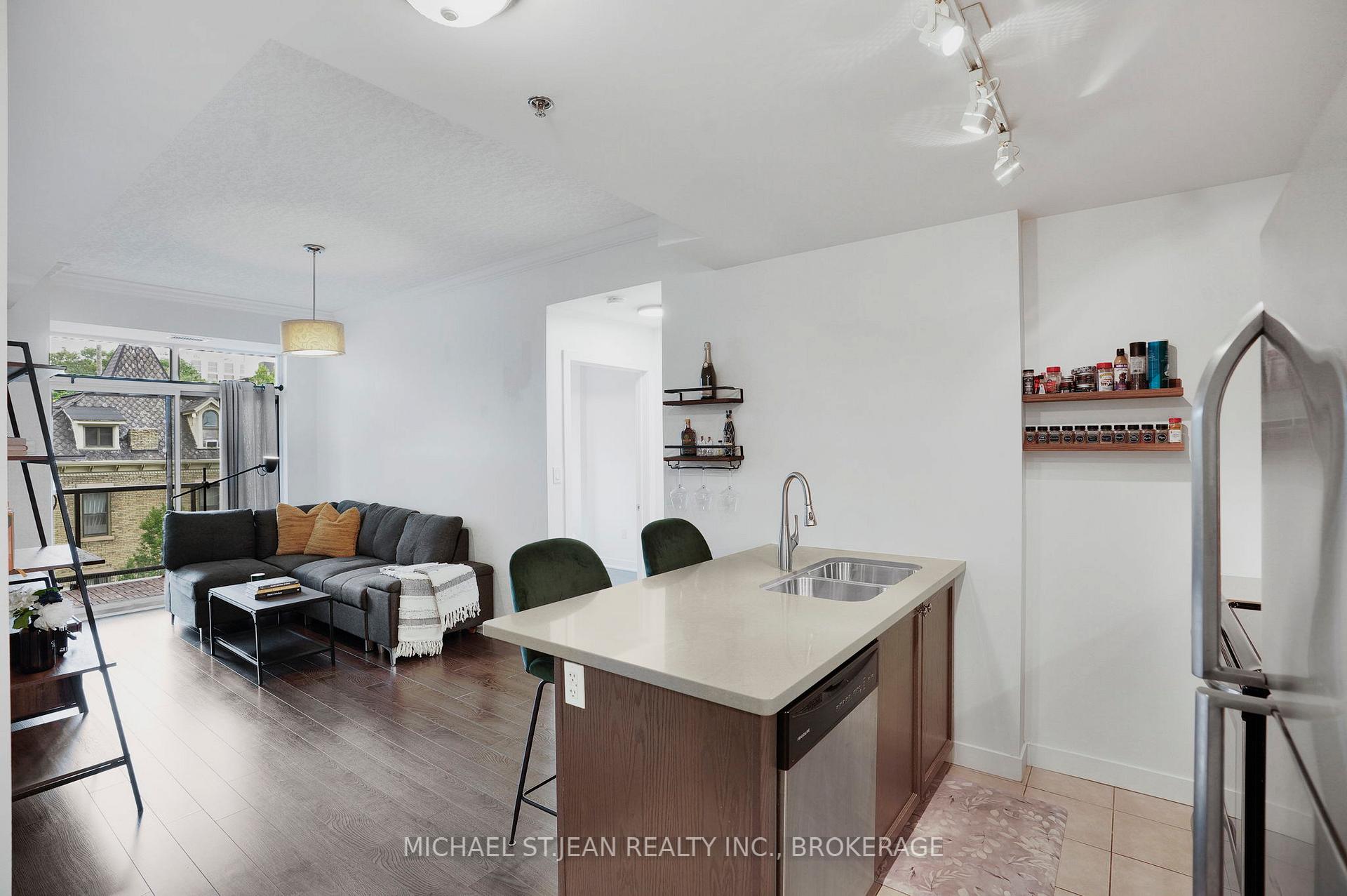 Photo 11 of Unit 304, 90 Charlton Avenue W, Hamilton, Durand — HOMEH