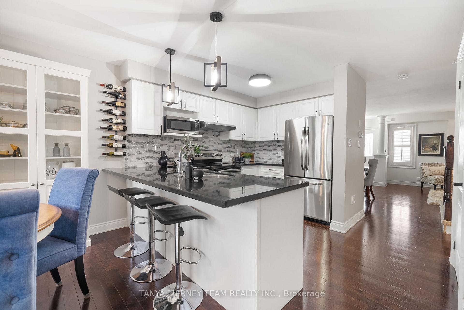 Photo 10 of 3 Croxall Boulevard, Whitby, Brooklin — HOMEH