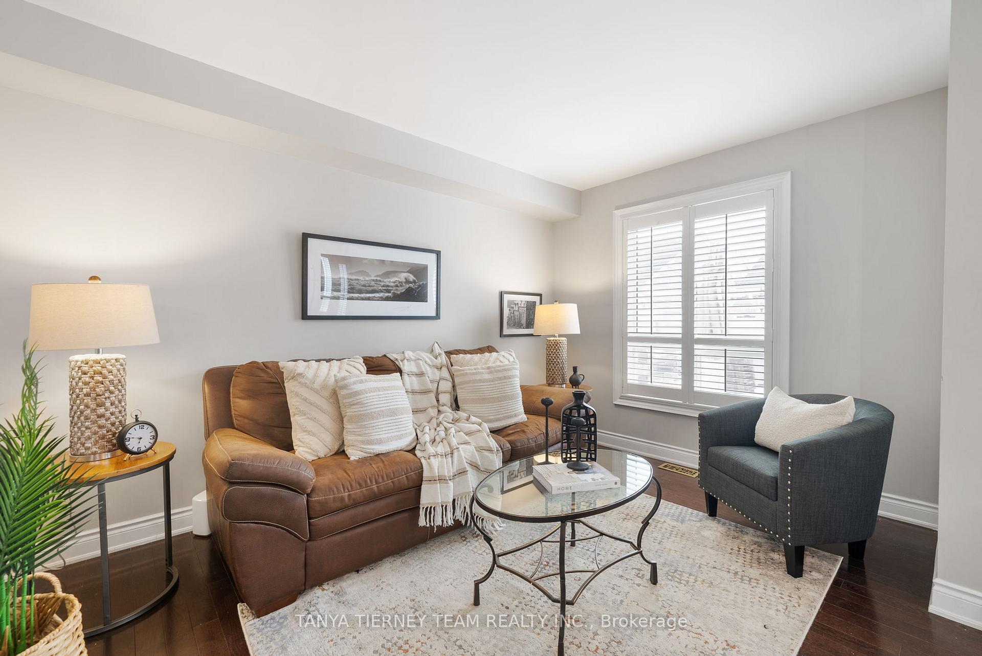 Photo 12 of 3 Croxall Boulevard, Whitby, Brooklin — HOMEH
