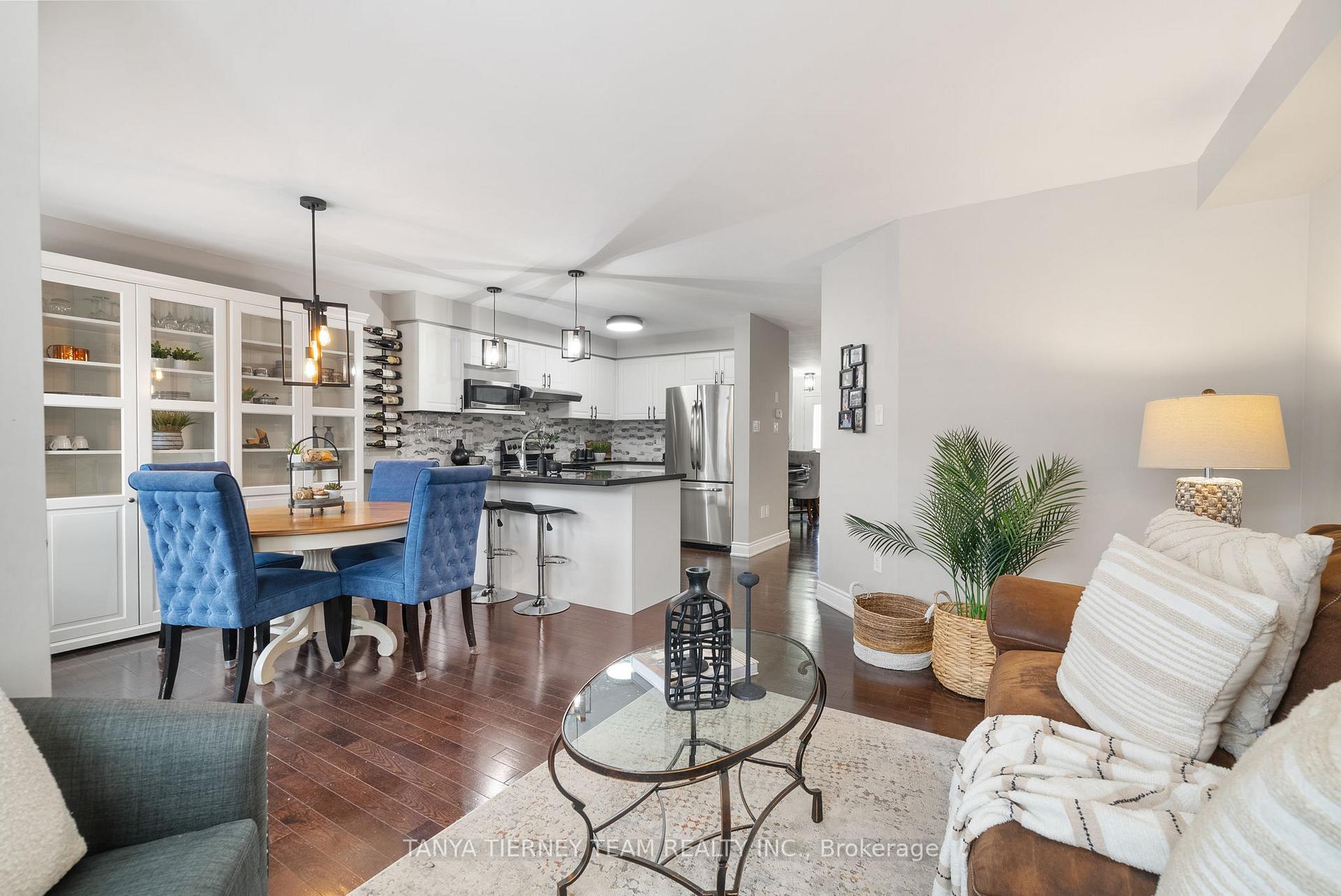 Photo 13 of 3 Croxall Boulevard, Whitby, Brooklin — HOMEH