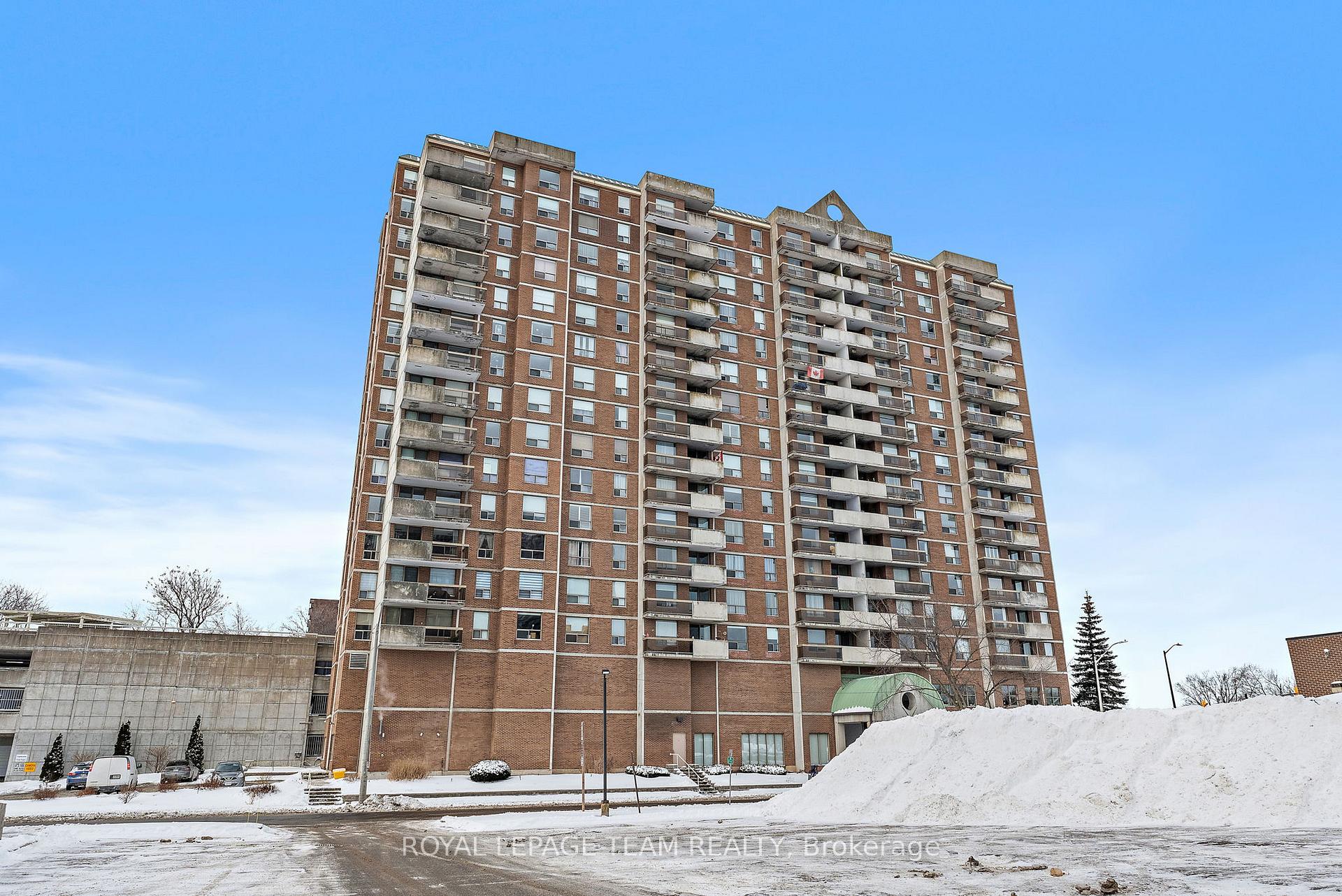 Front of Unit 510, 200 Lafontaine Avenue