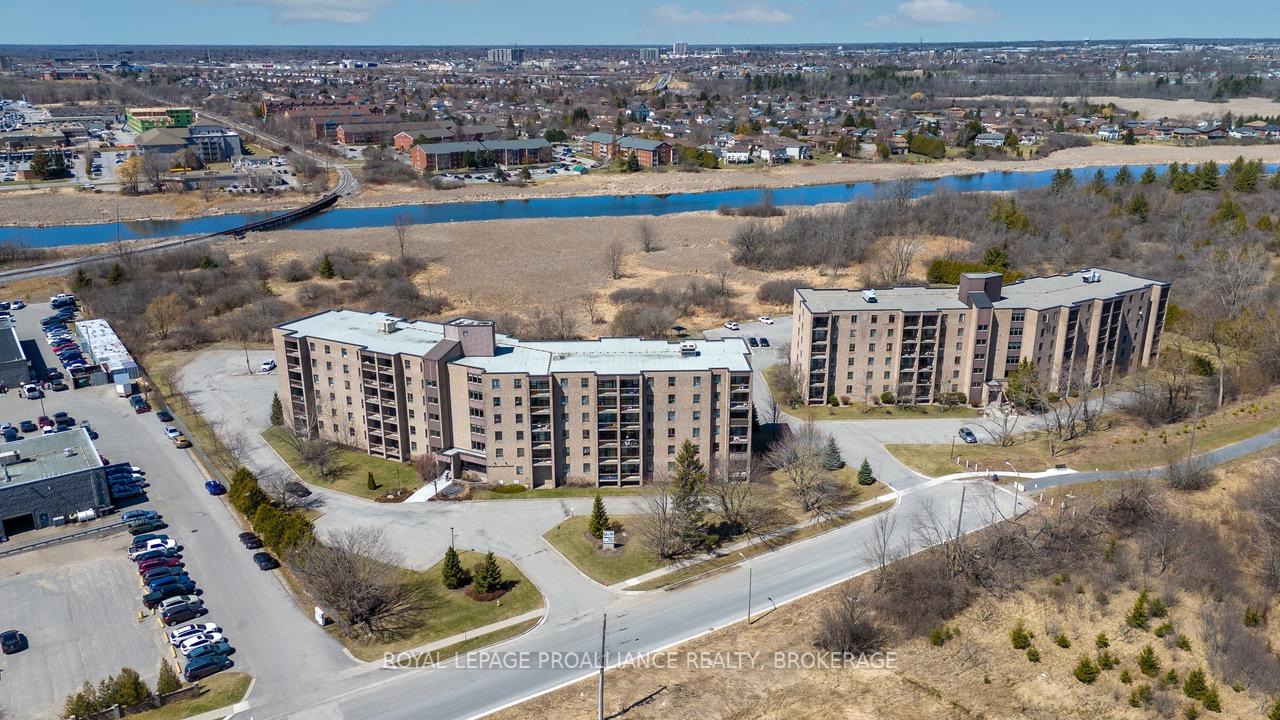 Photo 4 of Unit 412, 334 Queen Mary Road, Kingston, West of Sir John A. Blvd — HOMEH