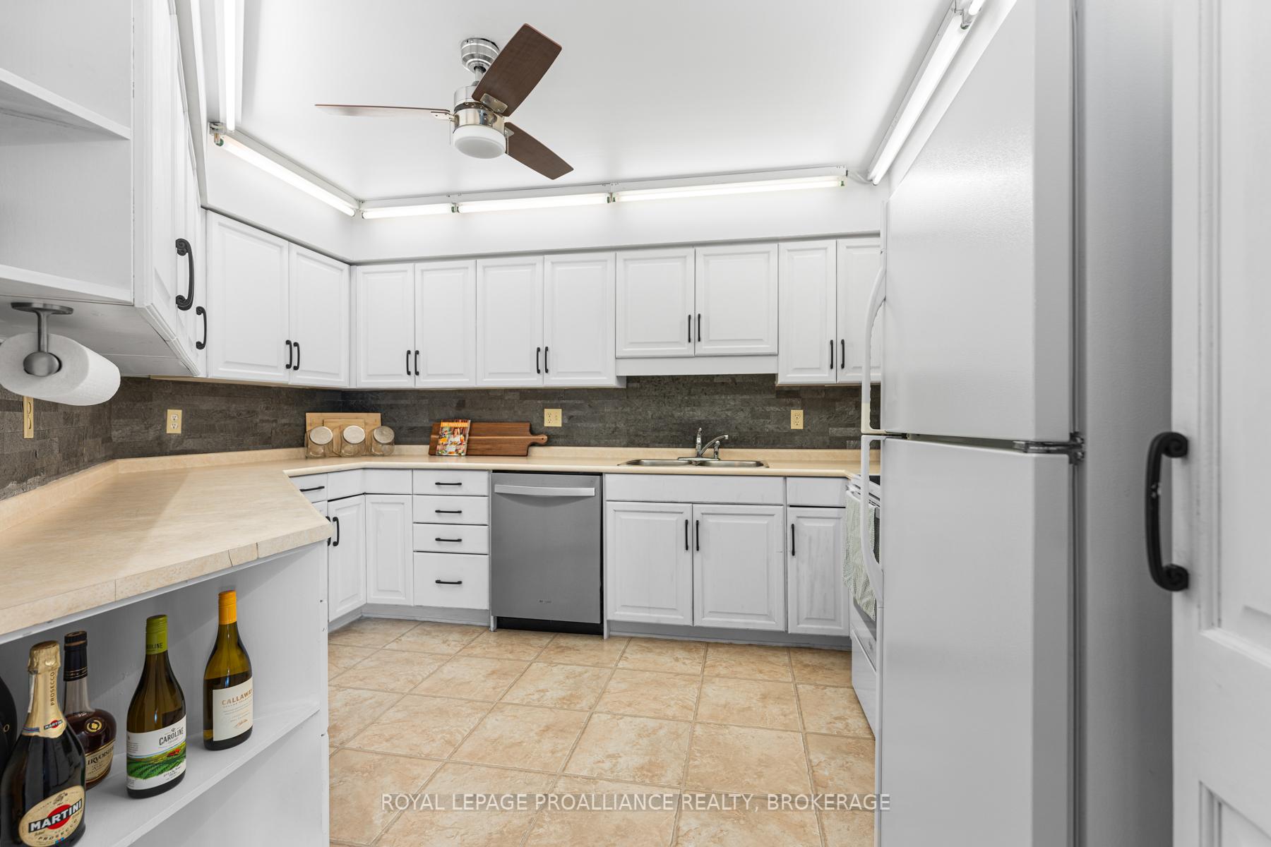 Photo 8 of Unit 510, 675 Davis Drive, Kingston, East Gardiners Rd — HOMEH