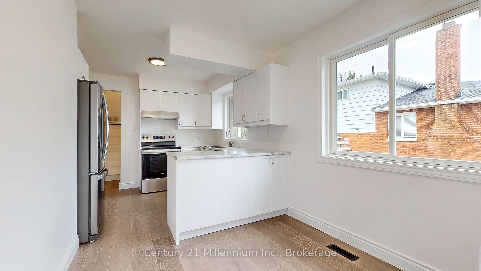 Photo 8 of 558 Spruce Street, Collingwood — HOMEH