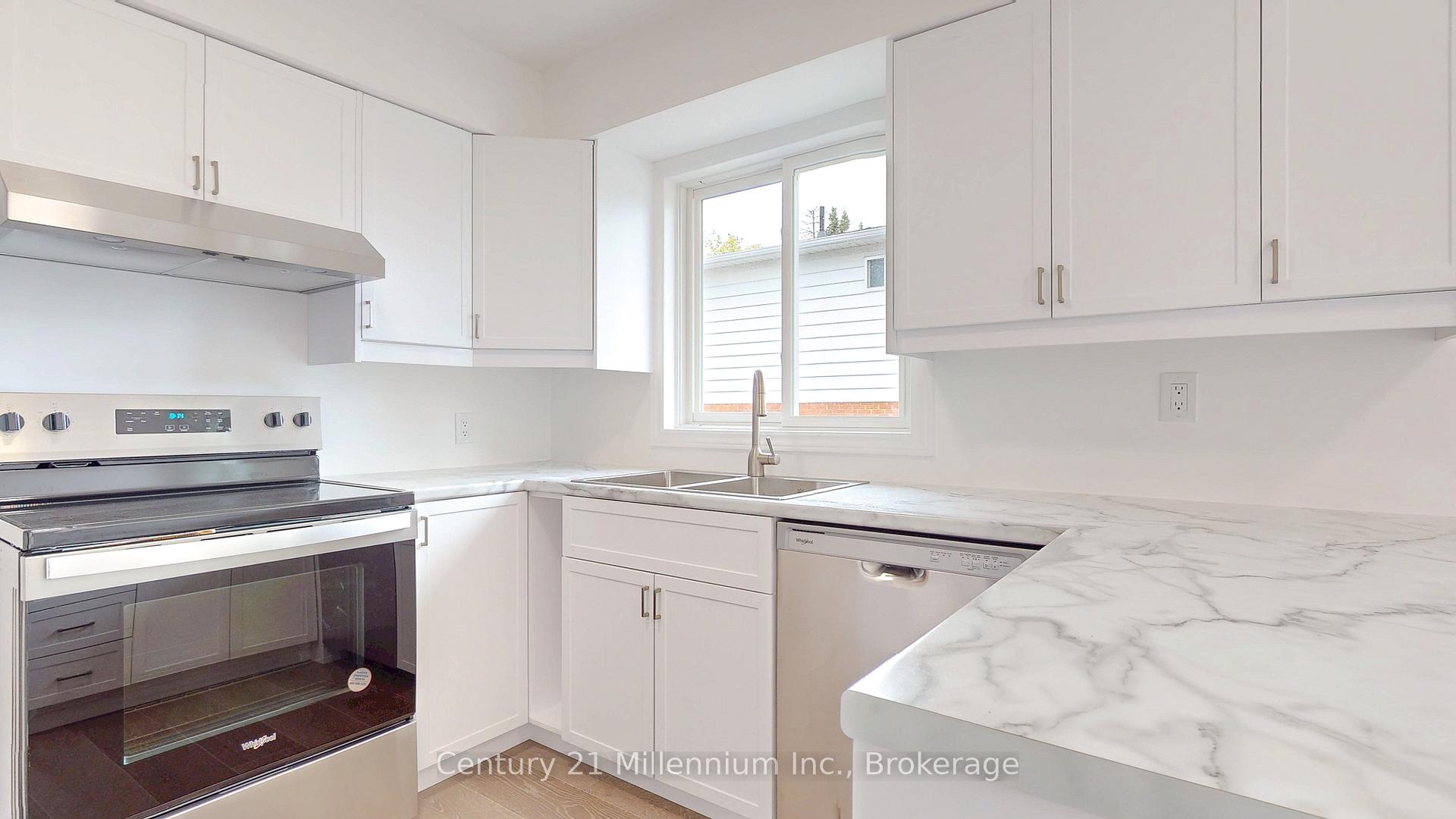 Photo 10 of 558 Spruce Street, Collingwood — HOMEH
