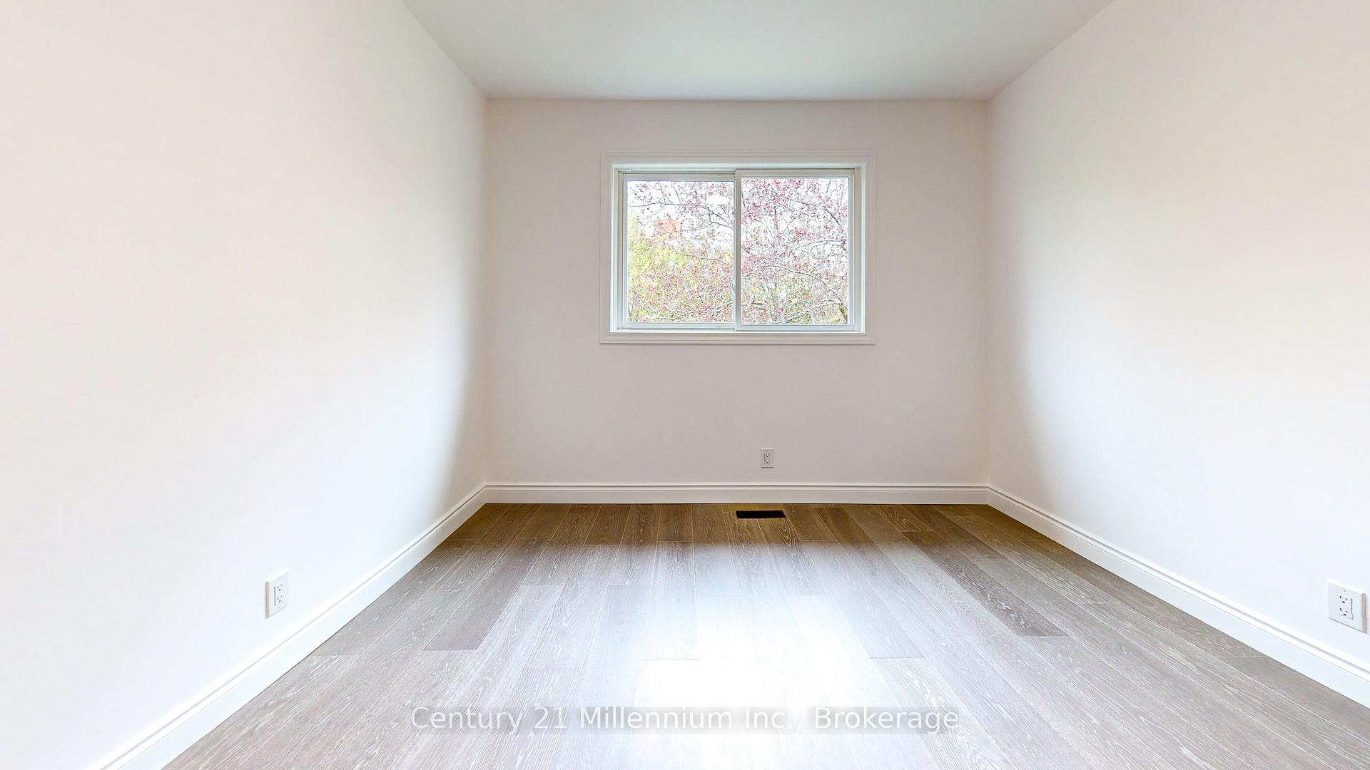 Photo 14 of 558 Spruce Street, Collingwood — HOMEH