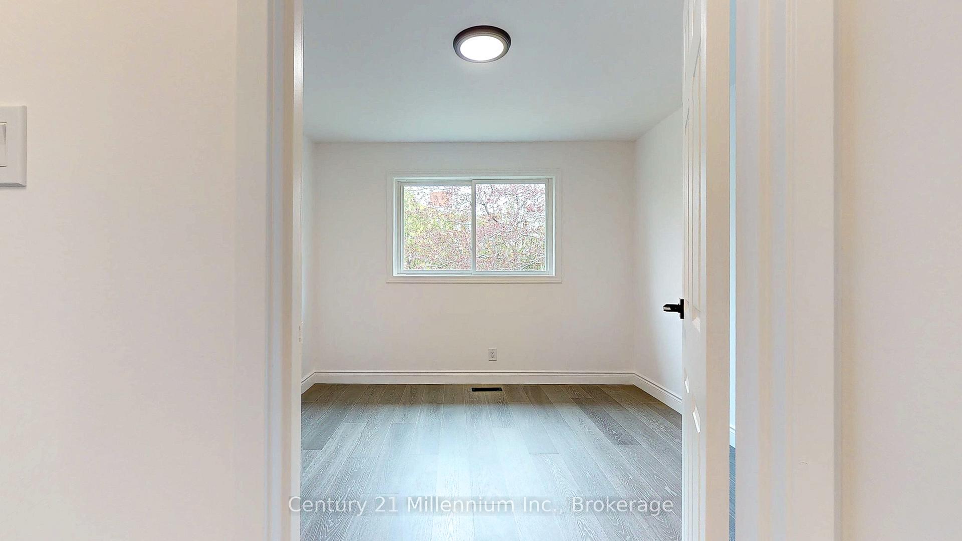 Photo 18 of 558 Spruce Street, Collingwood — HOMEH