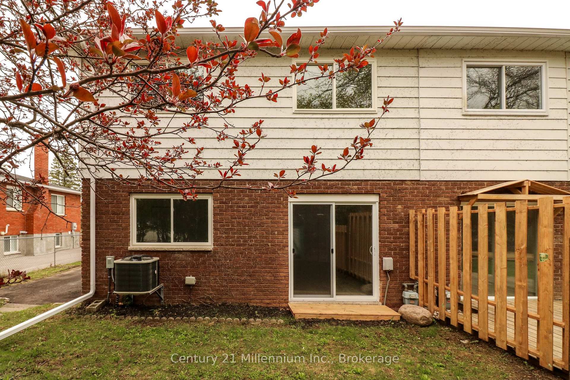 Photo 25 of 558 Spruce Street, Collingwood — HOMEH