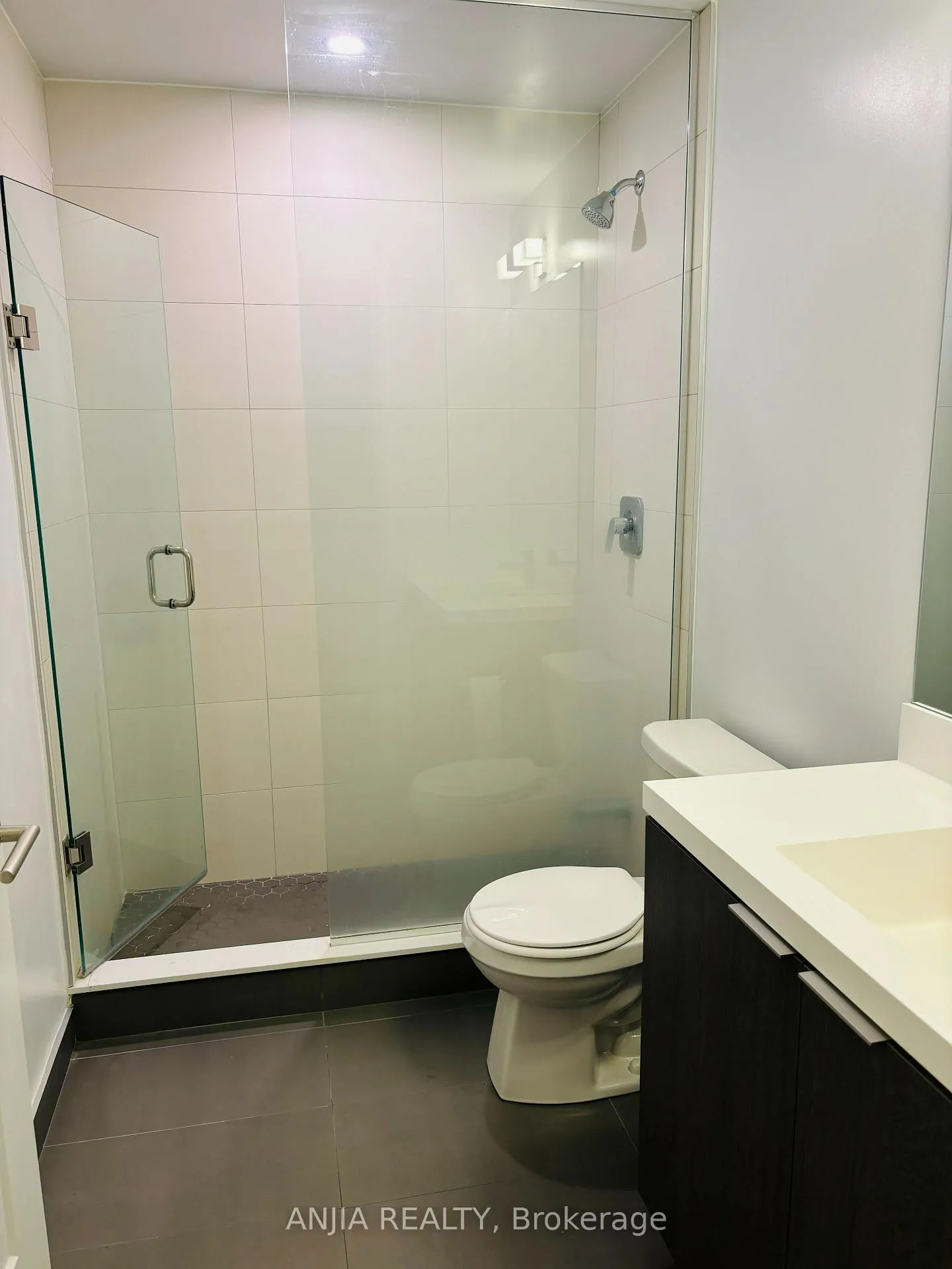 Photo 2 of Unit 615, 50 Dunfield Avenue, Toronto, Mount Pleasant West — HOMEH
