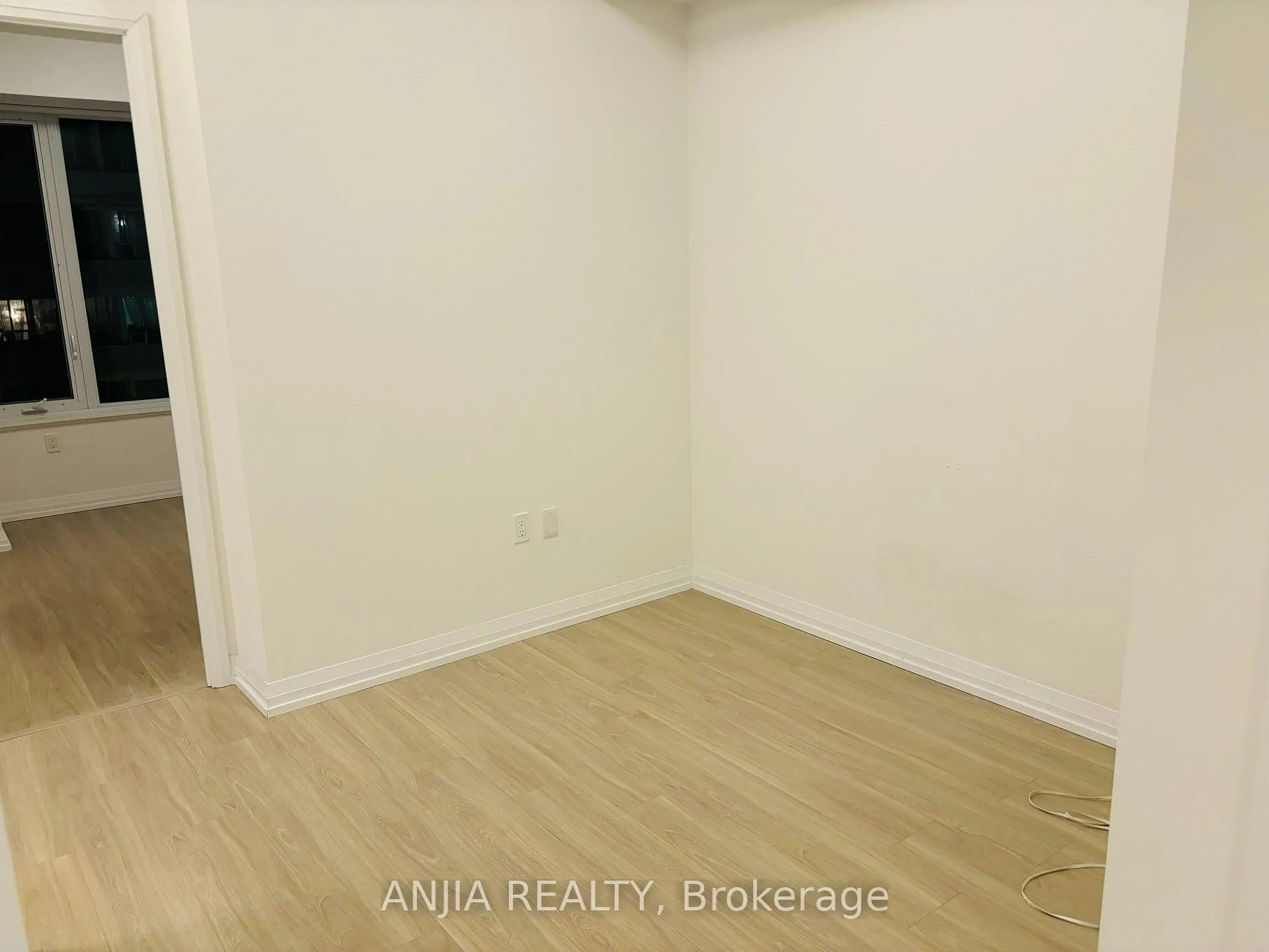 Photo 3 of Unit 615, 50 Dunfield Avenue, Toronto, Mount Pleasant West — HOMEH