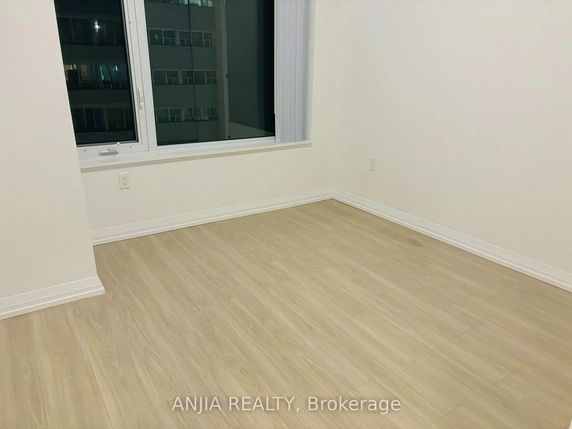 Photo 4 of Unit 615, 50 Dunfield Avenue, Toronto, Mount Pleasant West — HOMEH