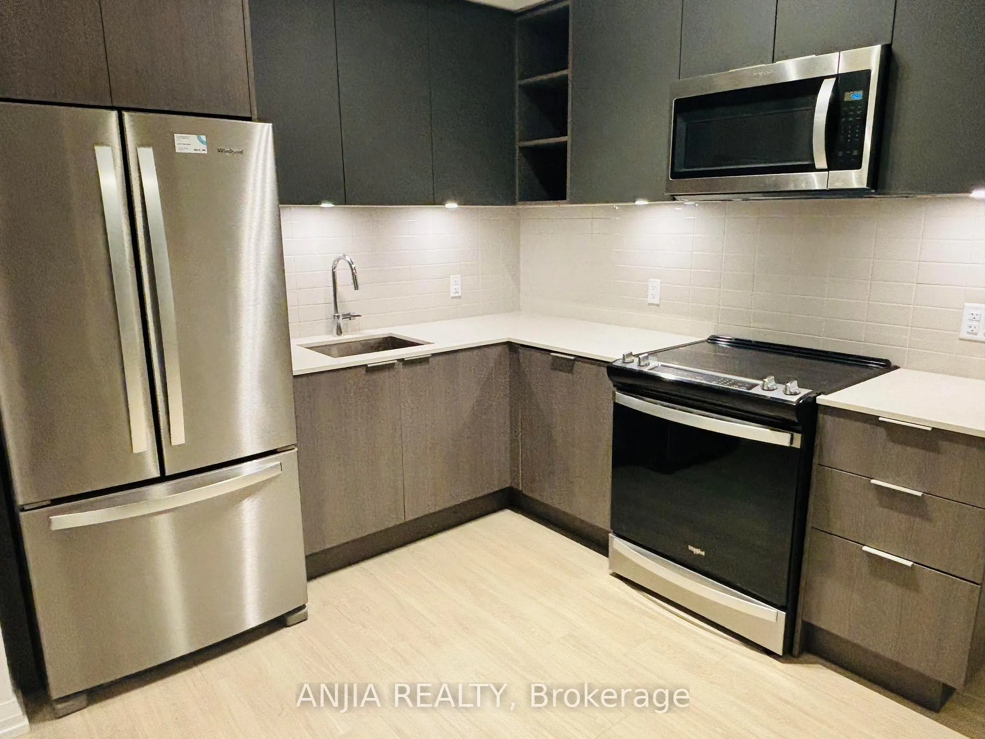 Photo 7 of Unit 615, 50 Dunfield Avenue, Toronto, Mount Pleasant West — HOMEH