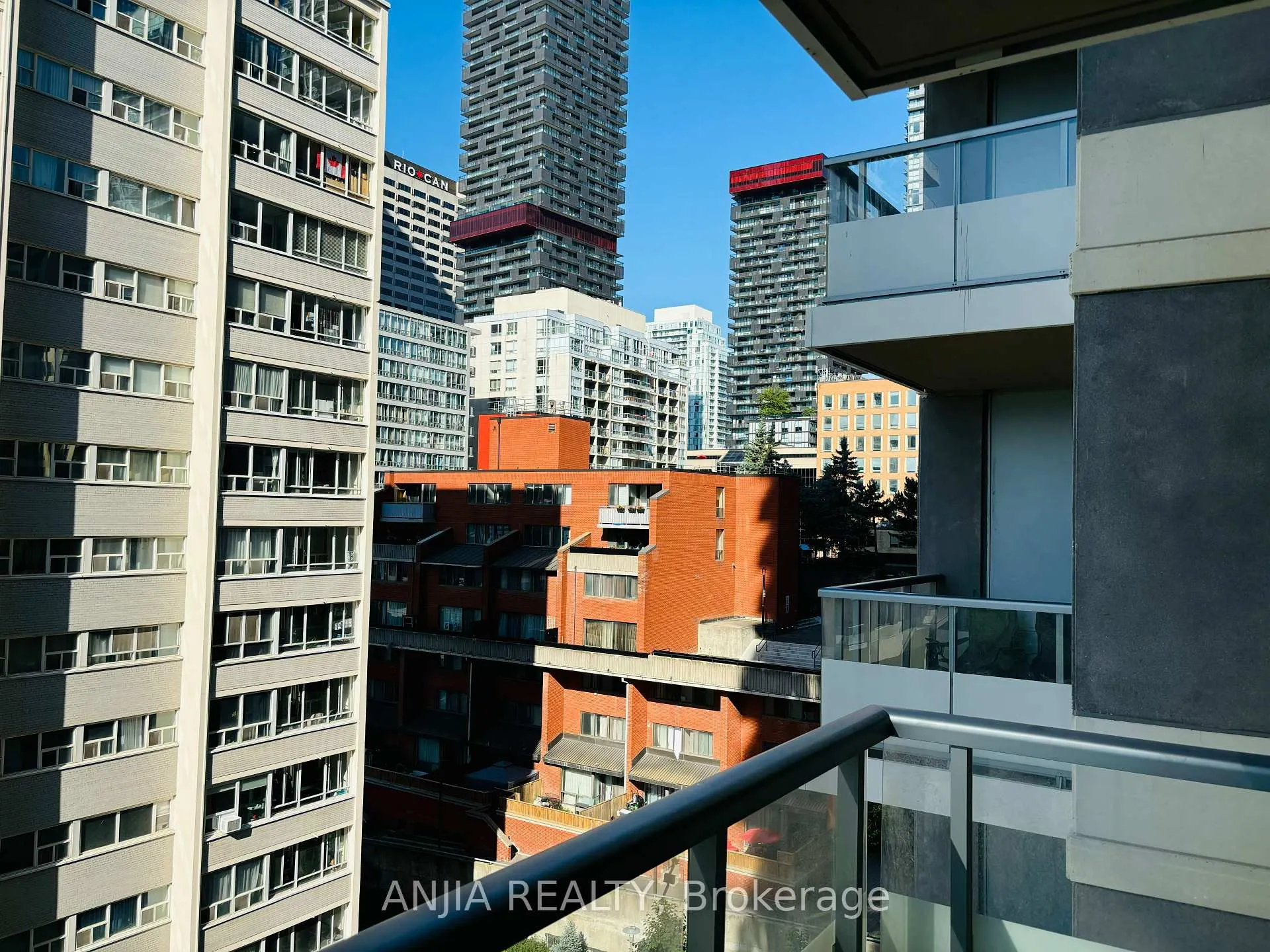 Photo 9 of Unit 615, 50 Dunfield Avenue, Toronto, Mount Pleasant West — HOMEH