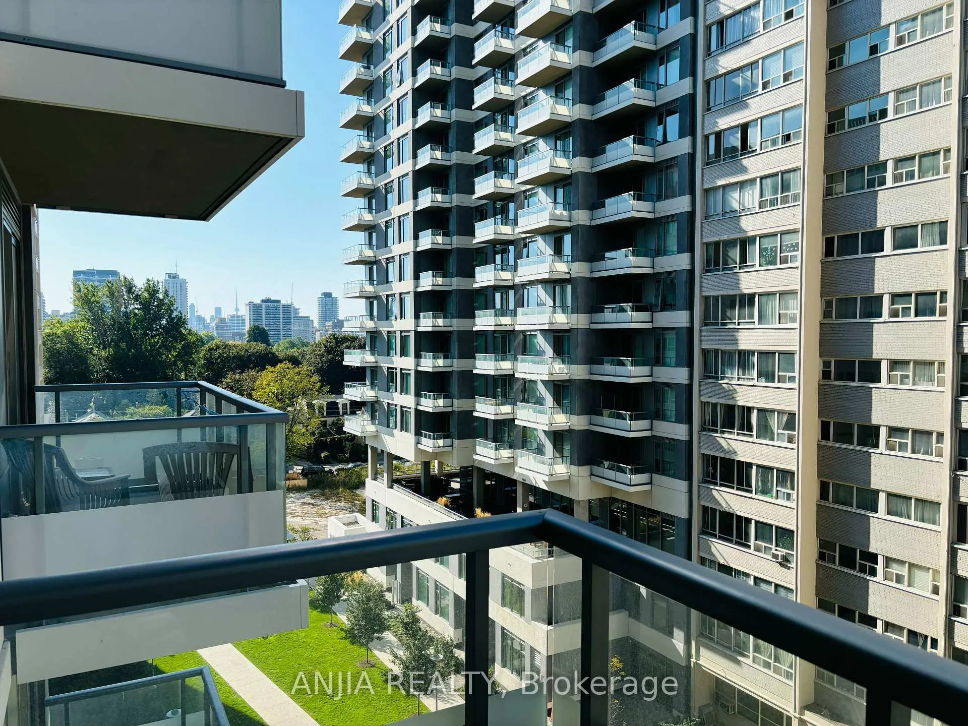 Photo 10 of Unit 615, 50 Dunfield Avenue, Toronto, Mount Pleasant West — HOMEH
